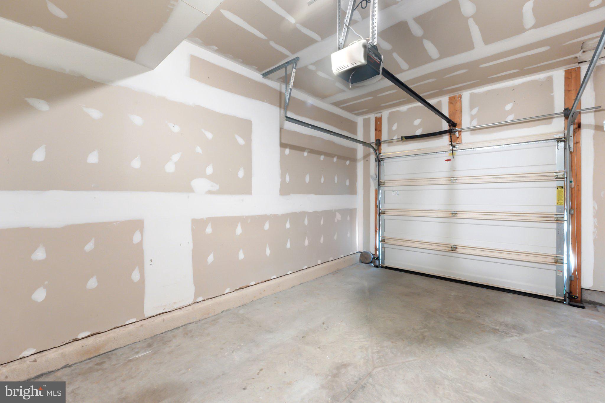 TOWNES CONDOMINIUMS - Residential