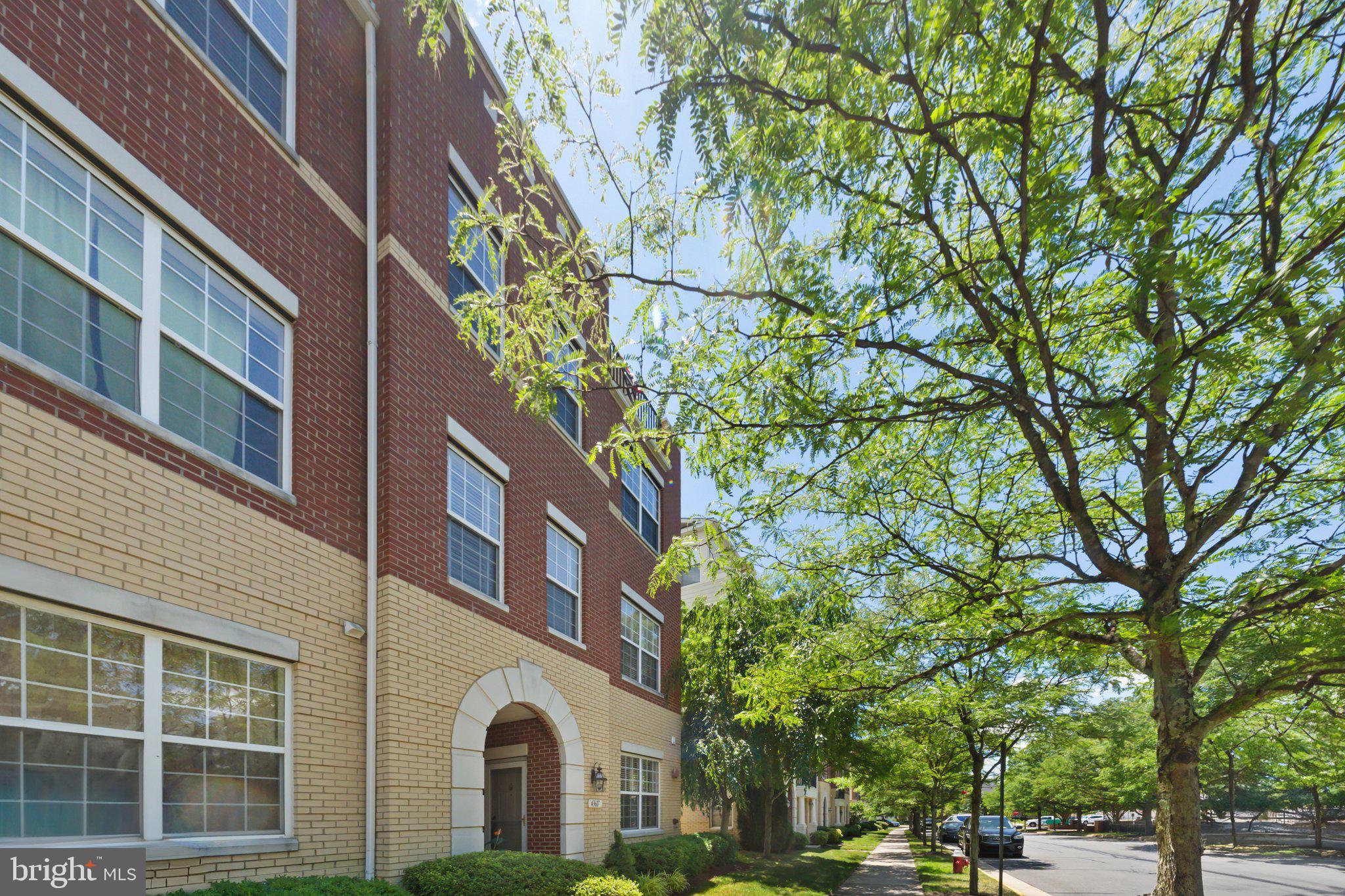 TOWNES CONDOMINIUMS - Residential