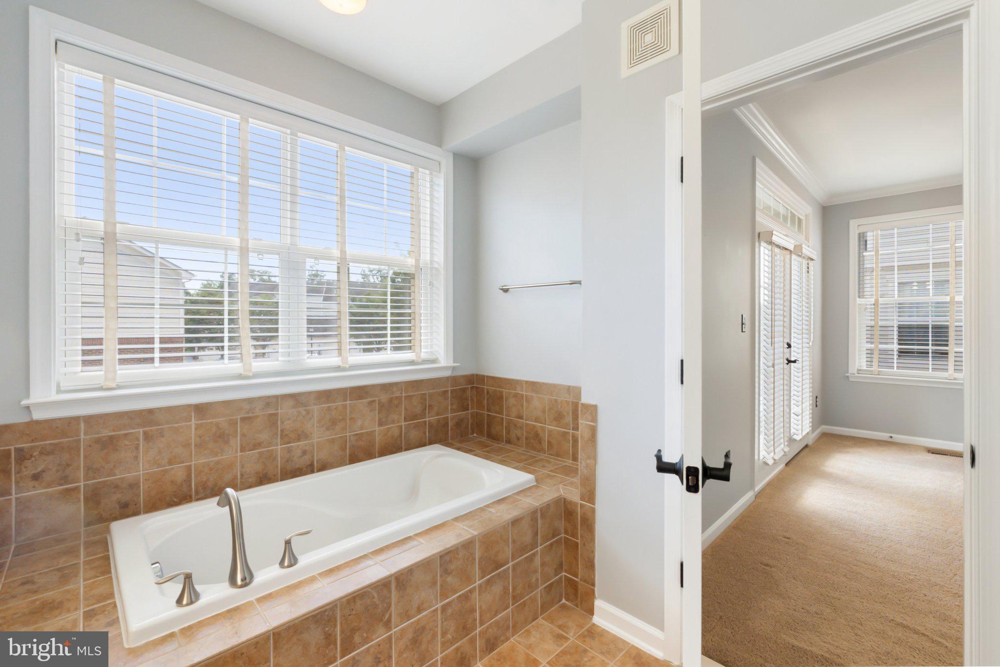 TOWNES CONDOMINIUMS - Residential