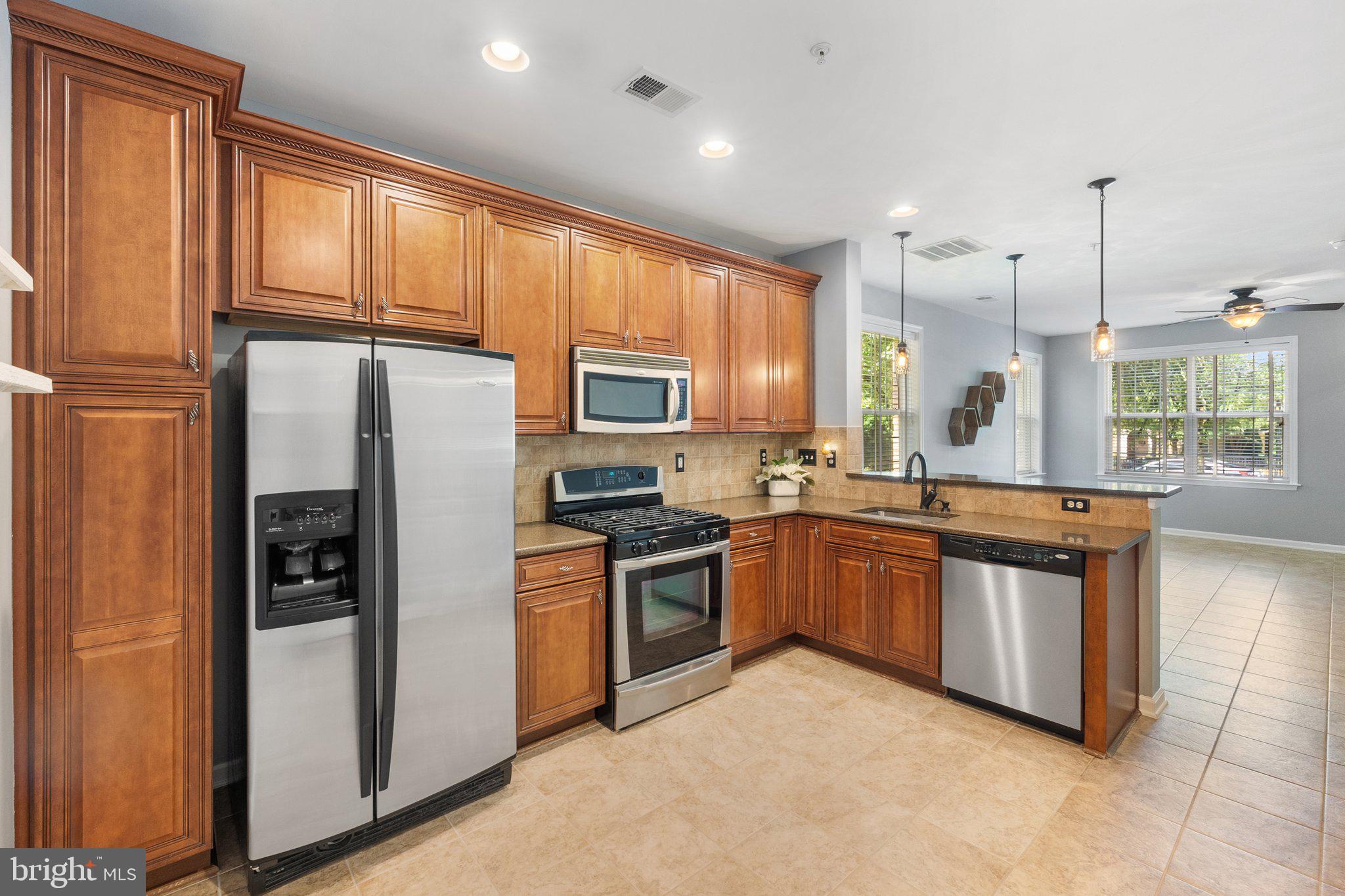 TOWNES CONDOMINIUMS - Residential