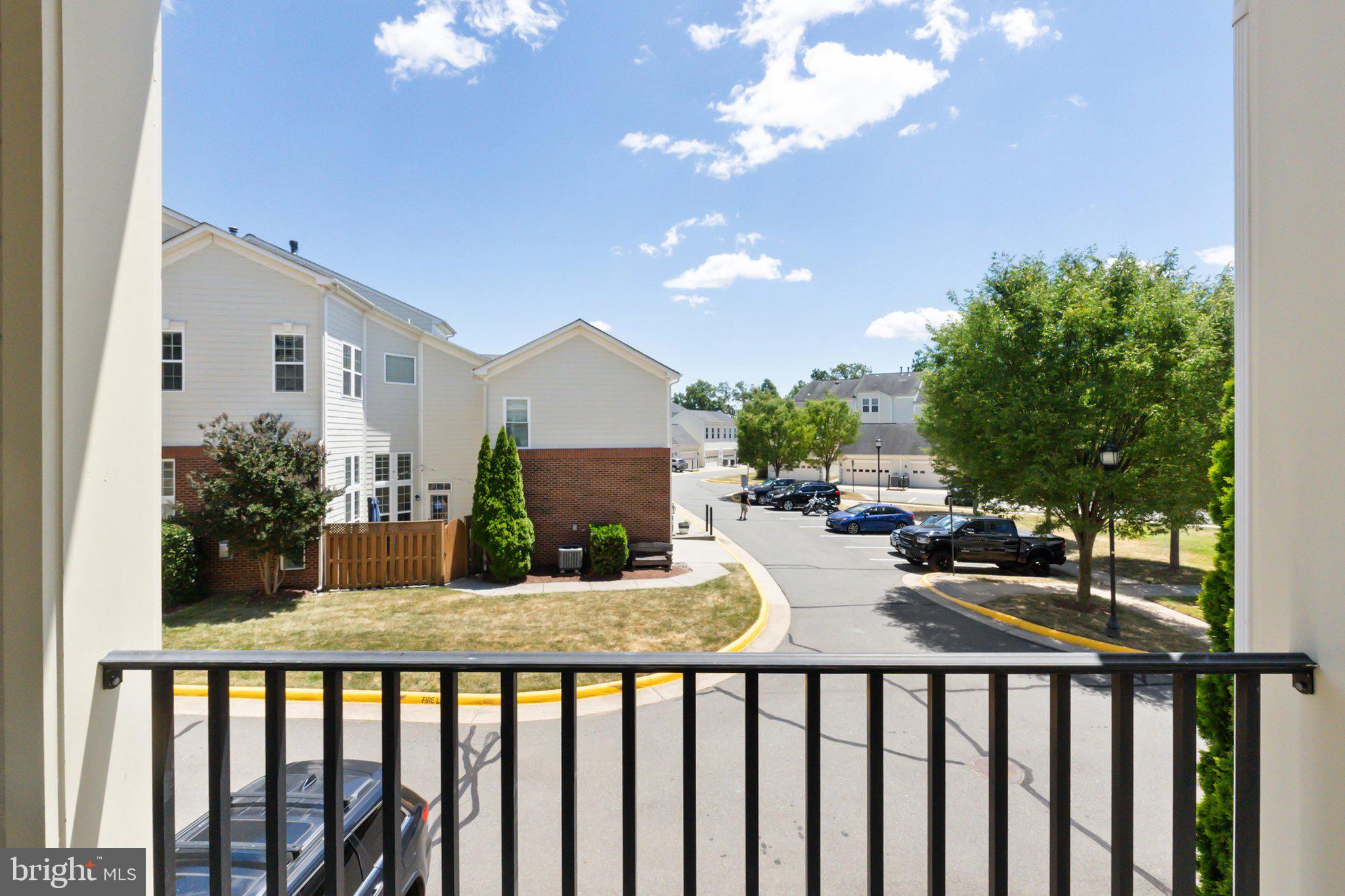 TOWNES CONDOMINIUMS - Residential