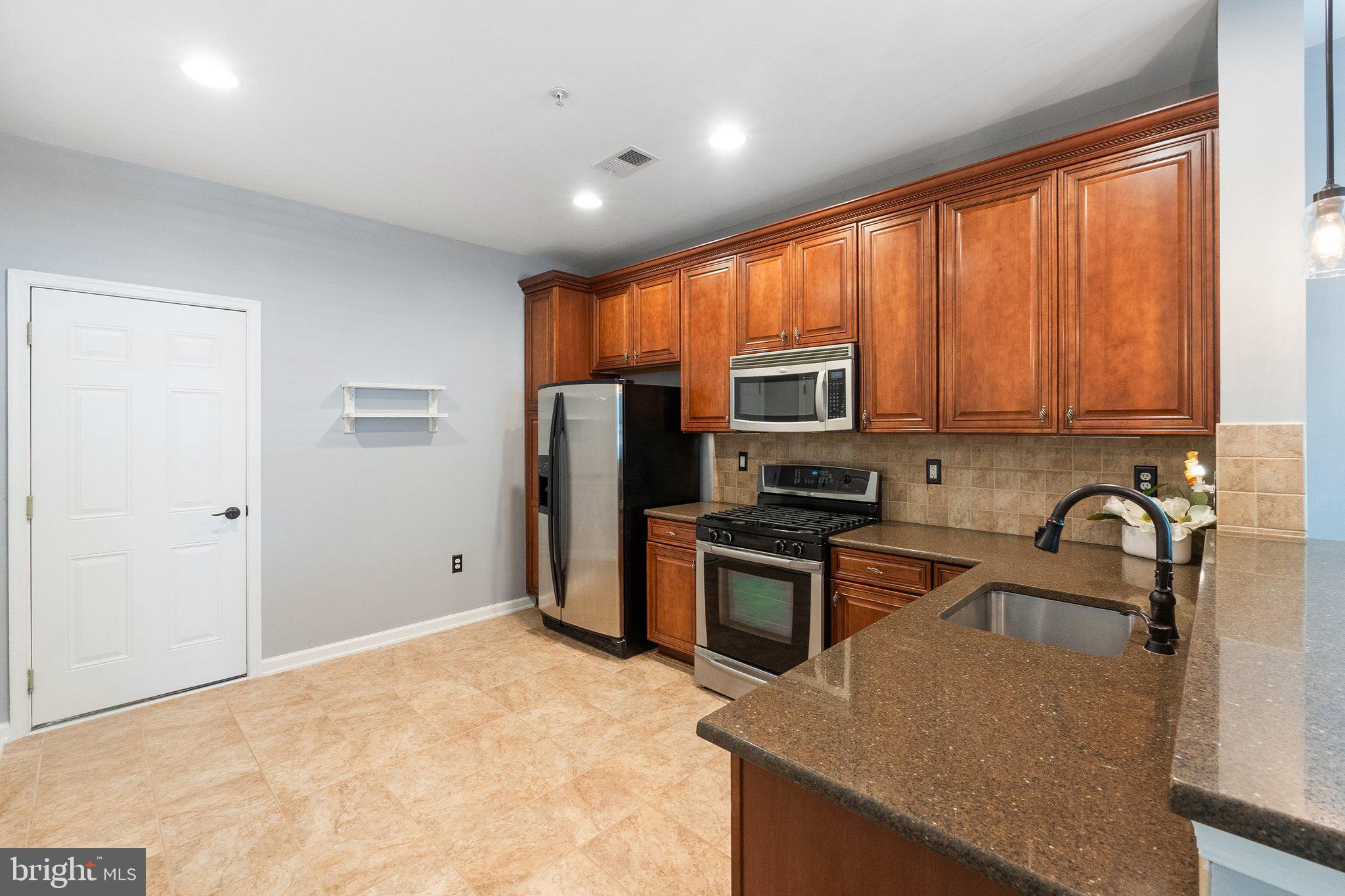 TOWNES CONDOMINIUMS - Residential