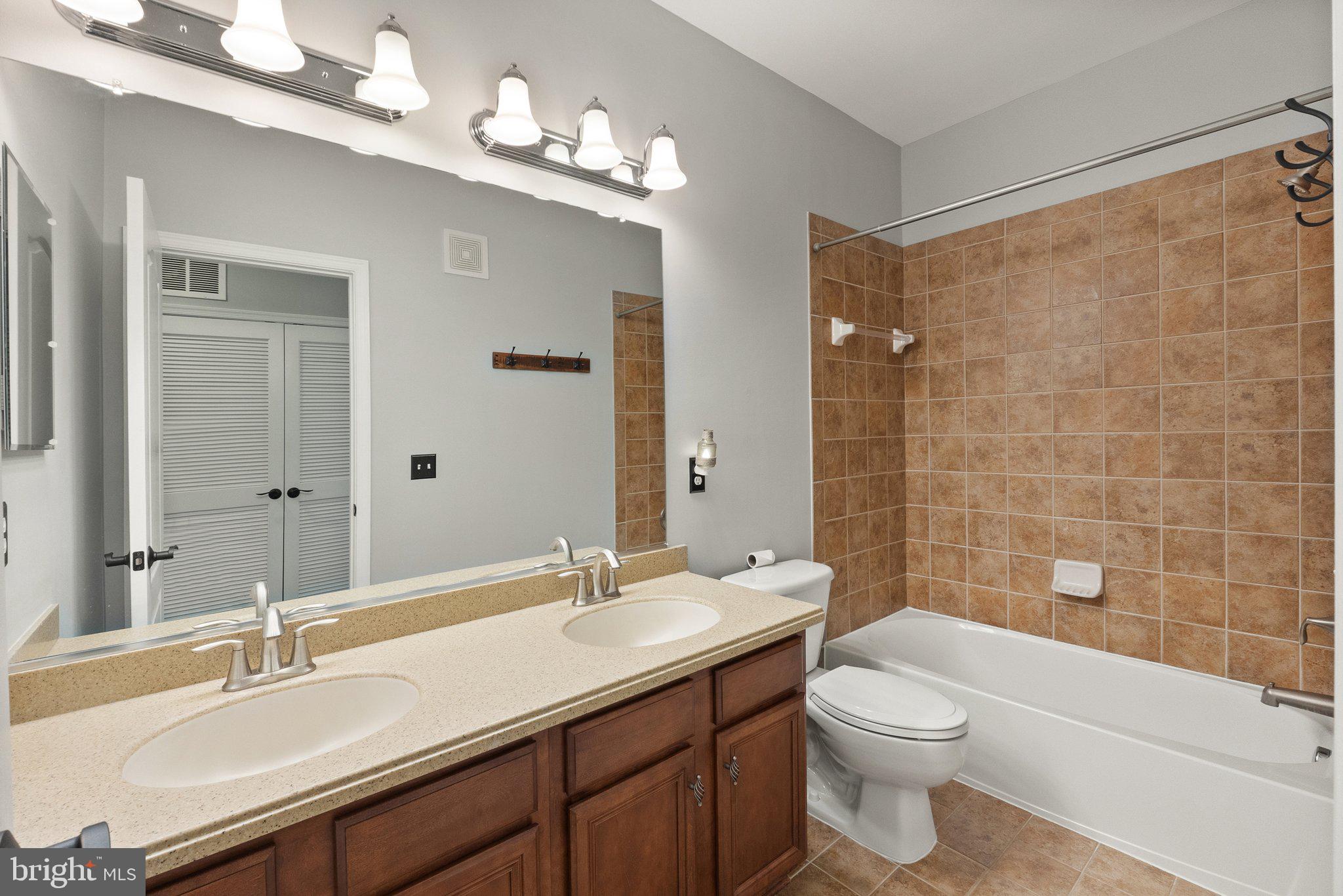 TOWNES CONDOMINIUMS - Residential