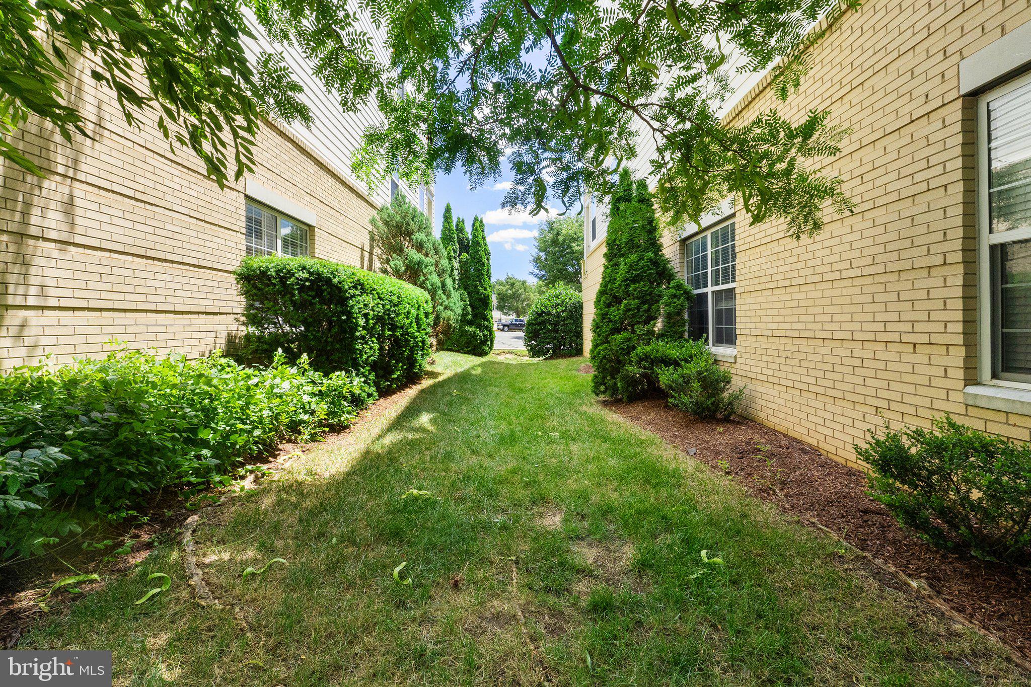 TOWNES CONDOMINIUMS - Residential