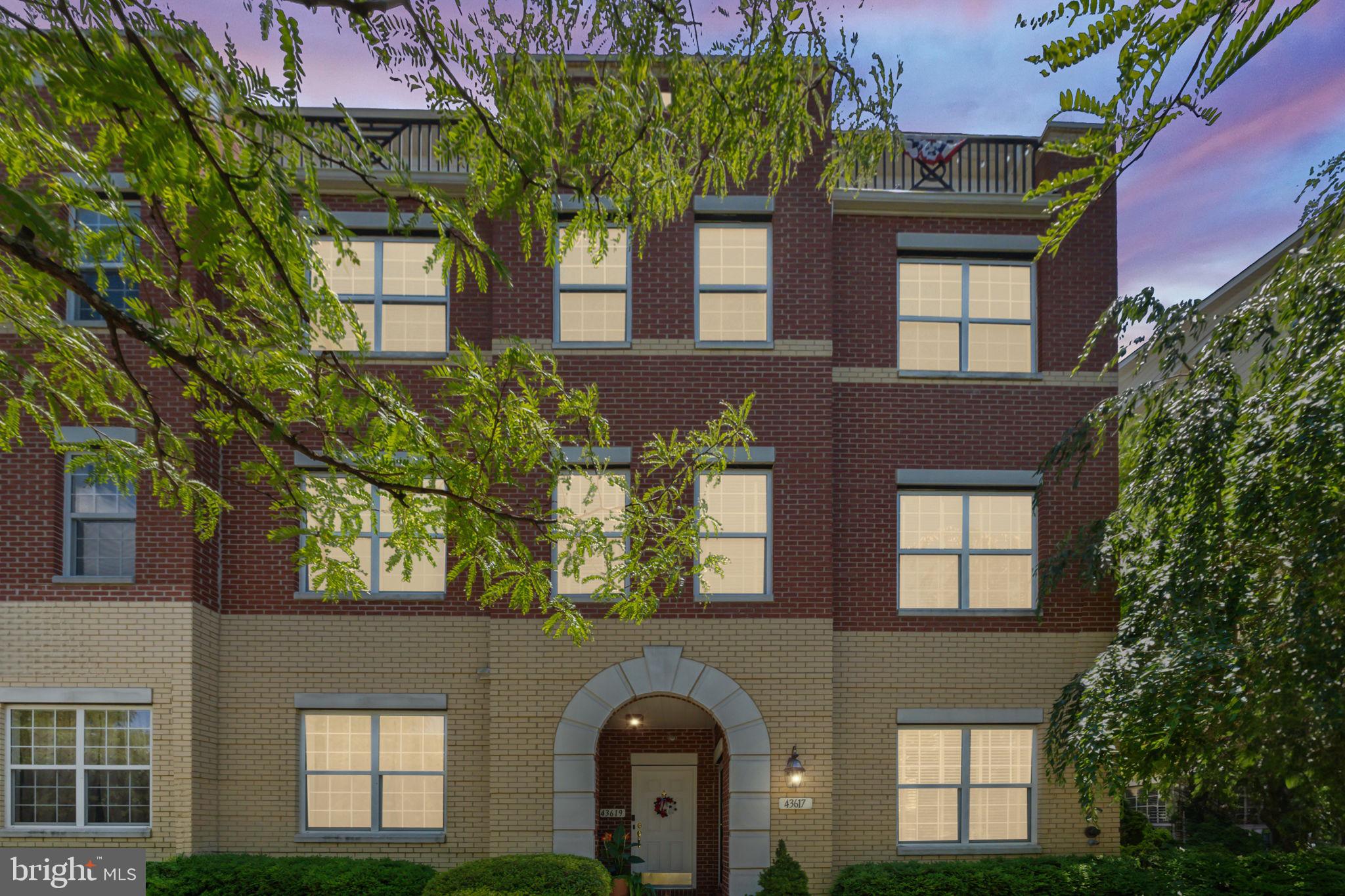 TOWNES CONDOMINIUMS - Residential