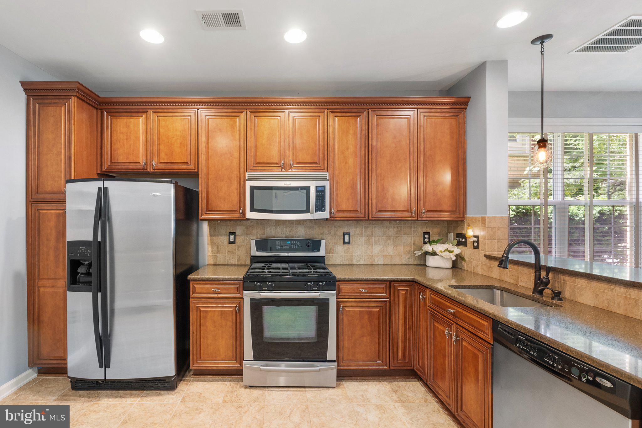 TOWNES CONDOMINIUMS - Residential