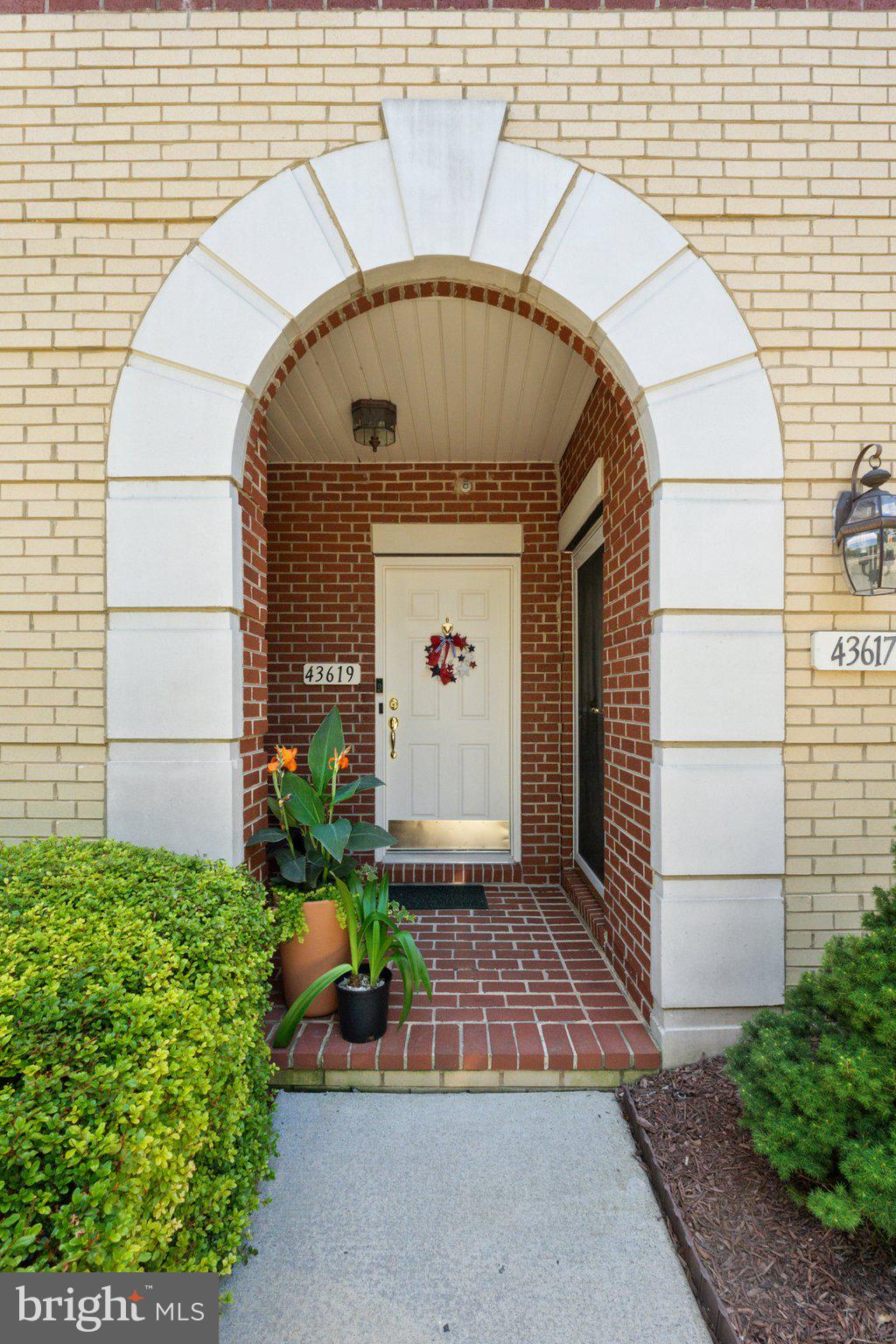 TOWNES CONDOMINIUMS - Residential