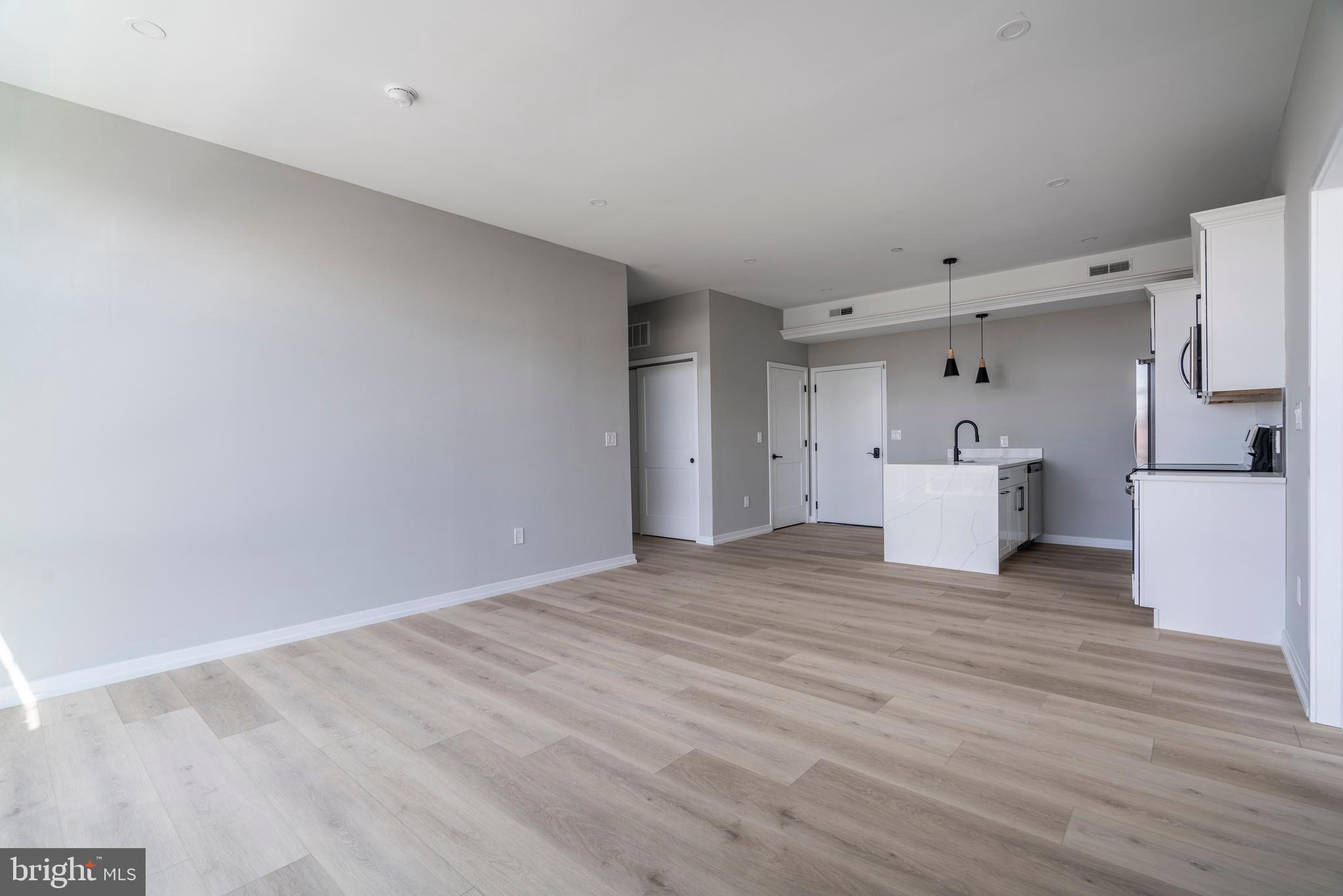 GRADUATE HOSPITAL - Residential Lease