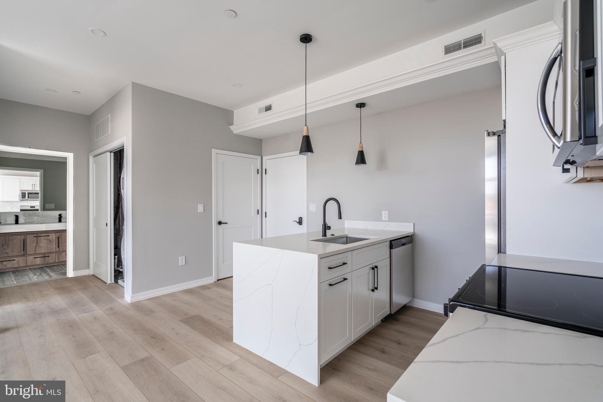 GRADUATE HOSPITAL - Residential Lease