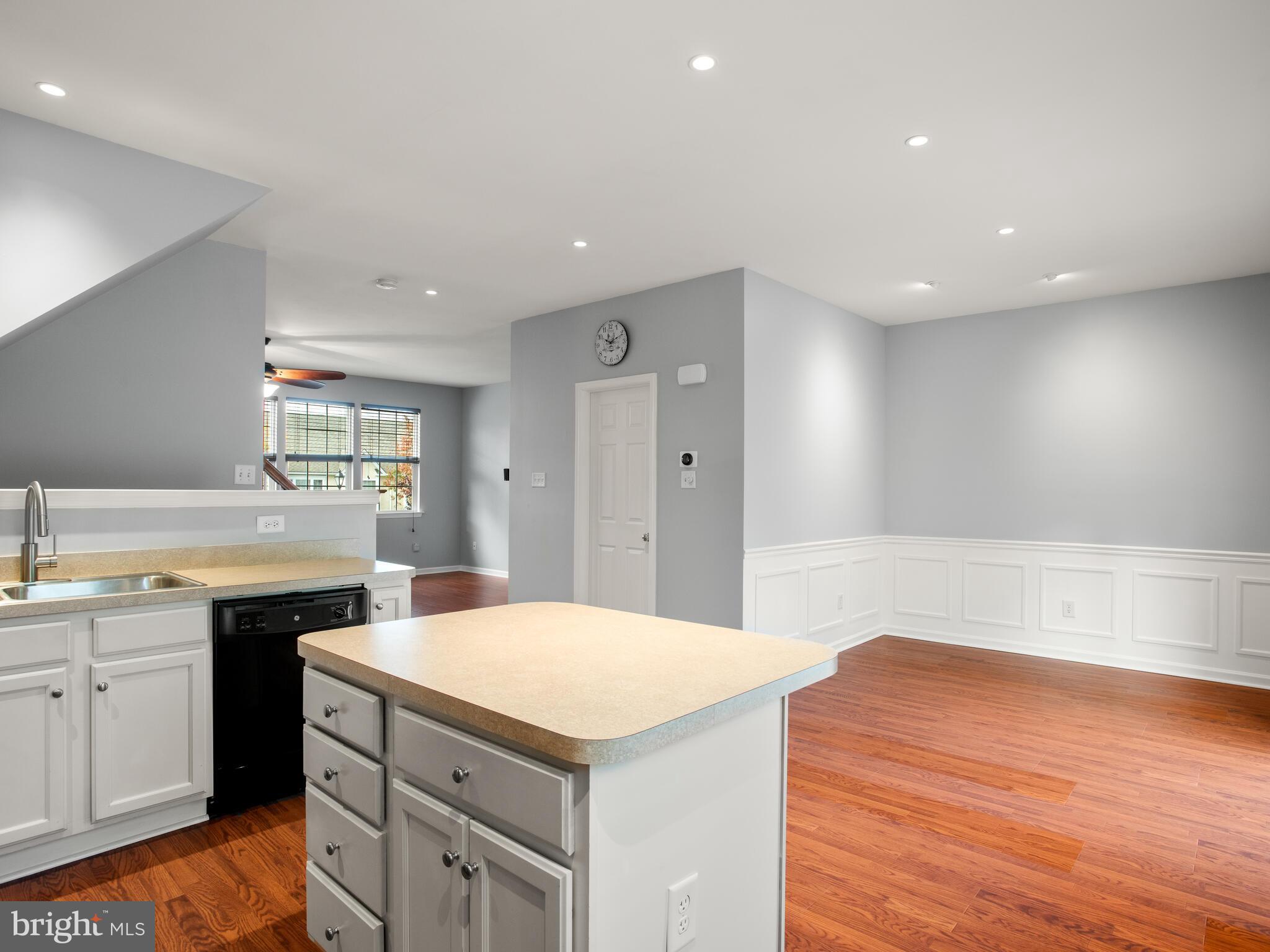 MEWS AT BAILEY STATION - Residential