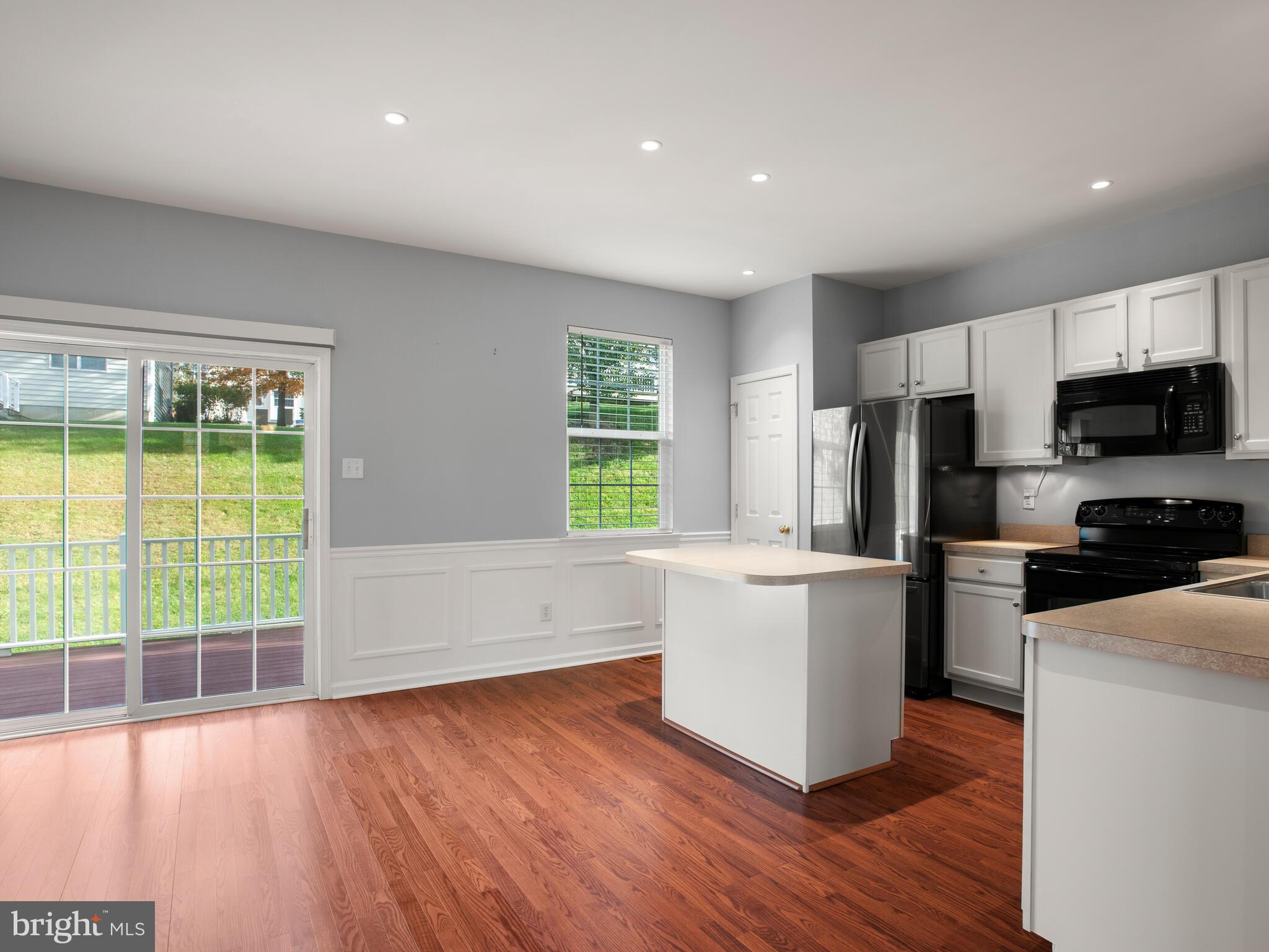 MEWS AT BAILEY STATION - Residential