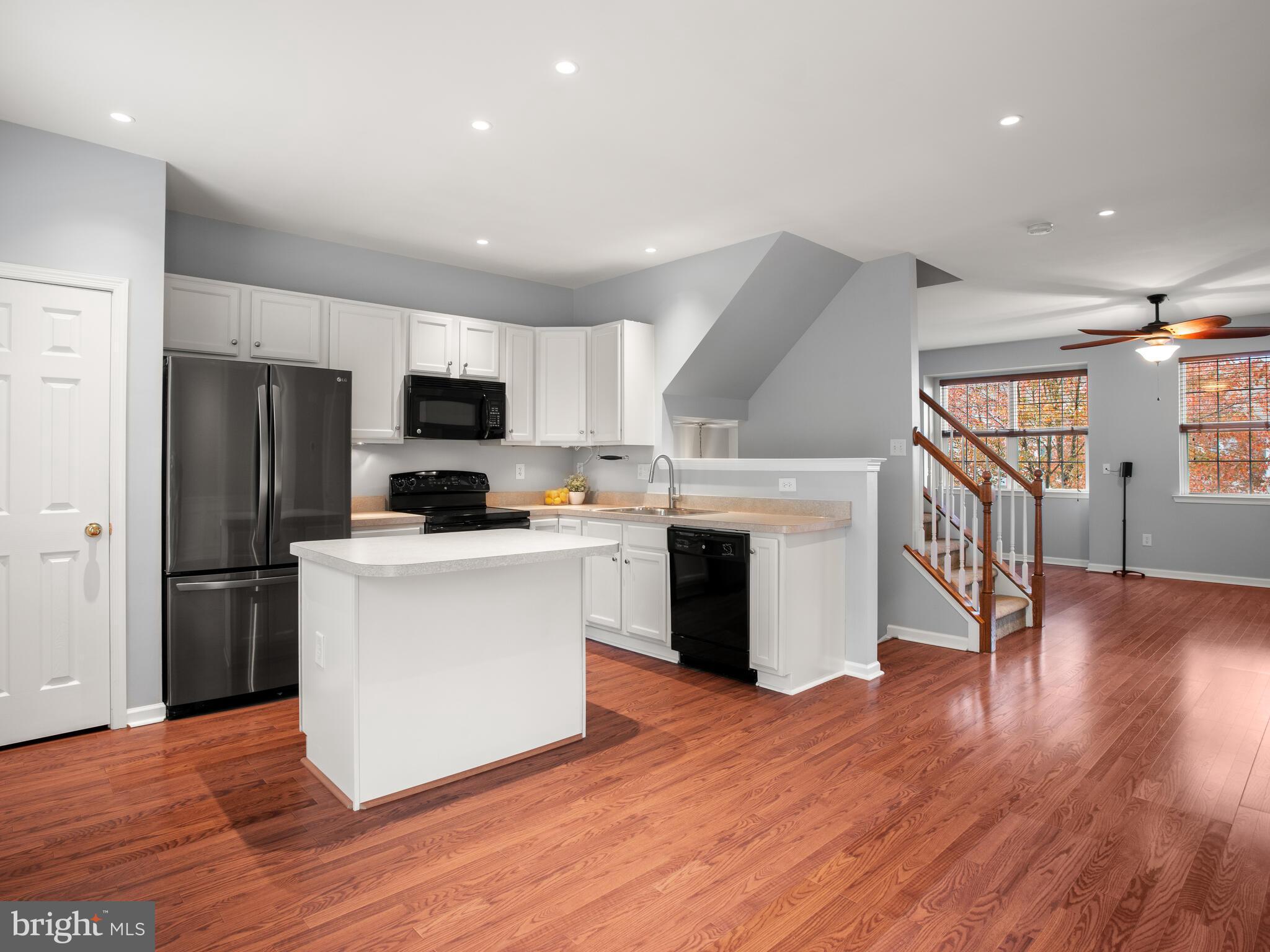 MEWS AT BAILEY STATION - Residential