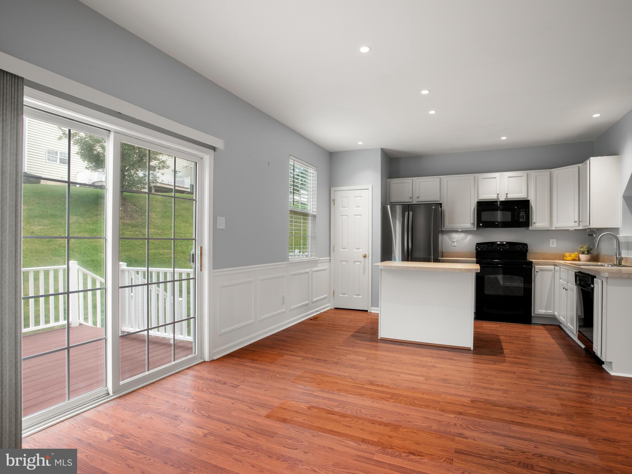 MEWS AT BAILEY STATION - Residential