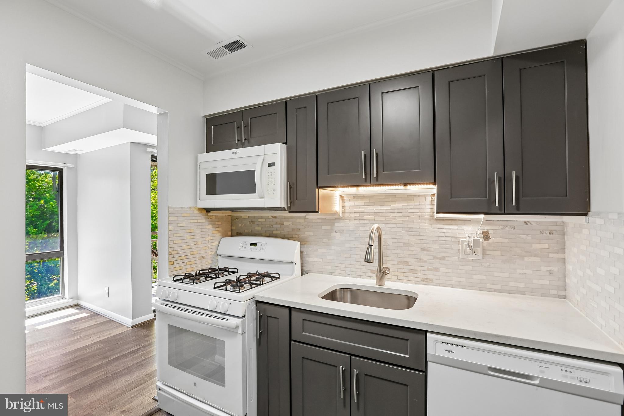 VILLAGE OF LONG REACH - Residential