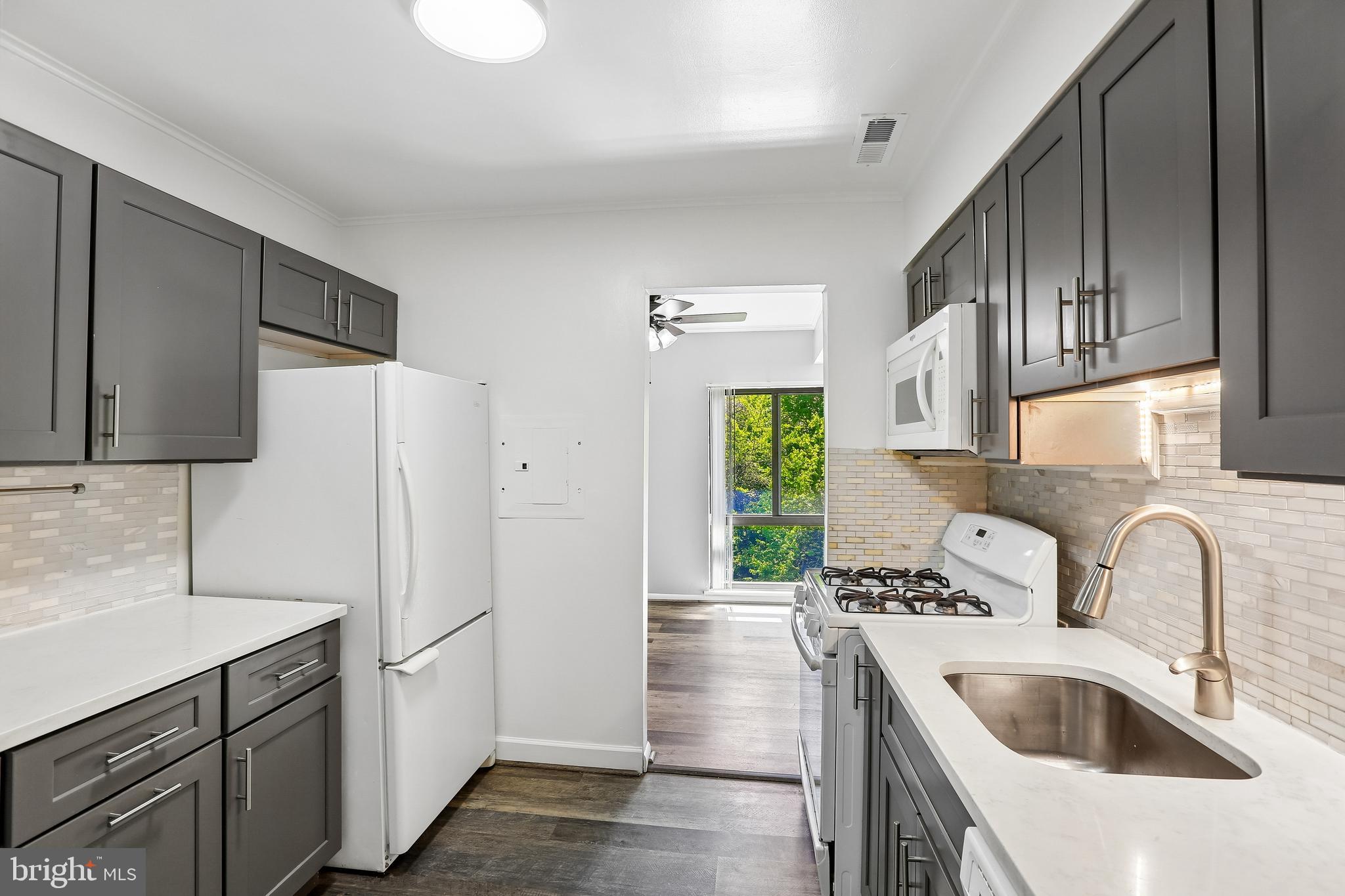 VILLAGE OF LONG REACH - Residential