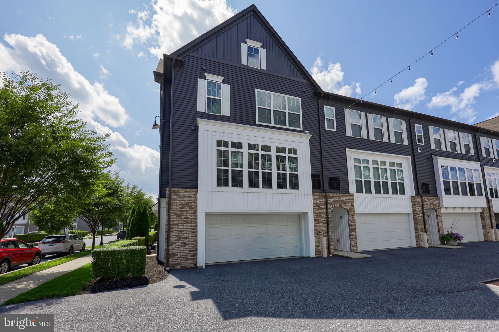 812 MAYER PLACE
