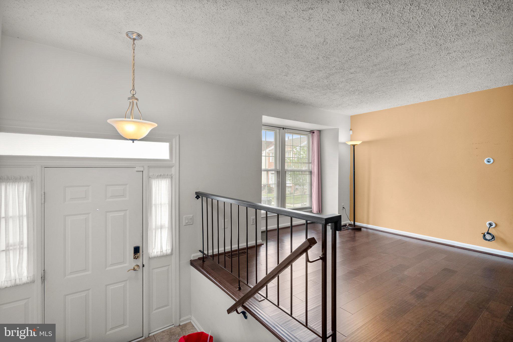 907 LAKE OVERLOOK DRIVE
