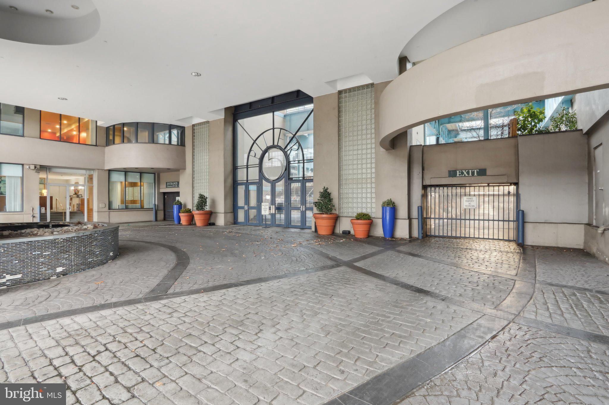 7 N CHRIS COLUMBUS BOULEVARD 244