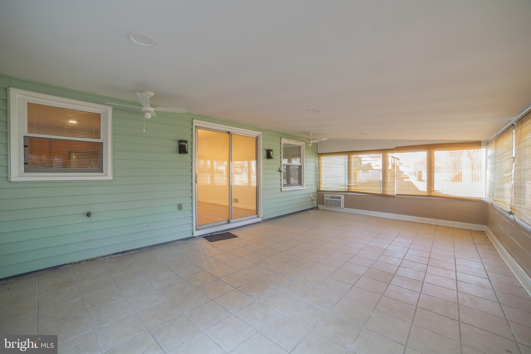 CROFTON MEADOWS - Residential Lease