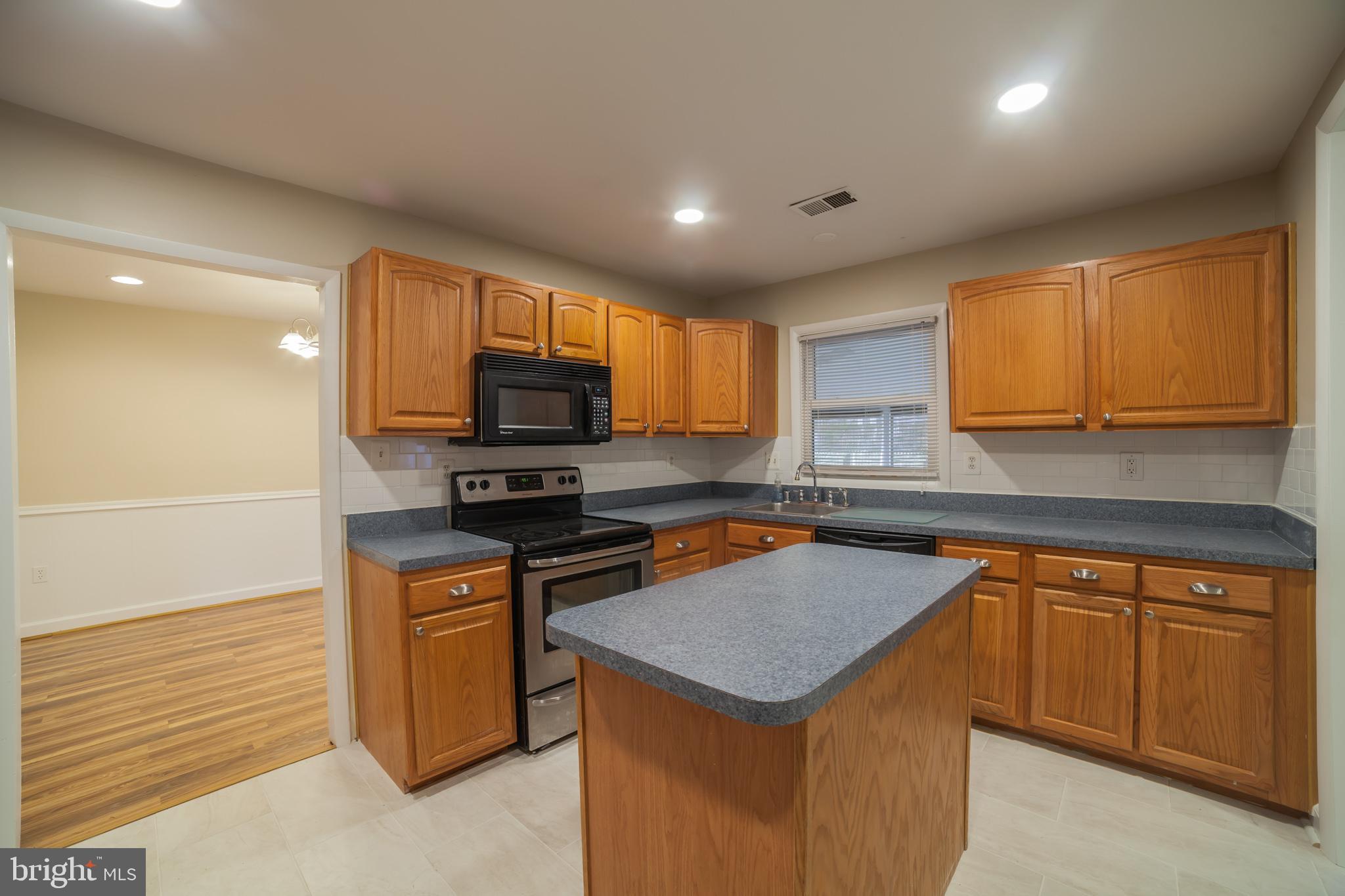 CROFTON MEADOWS - Residential Lease