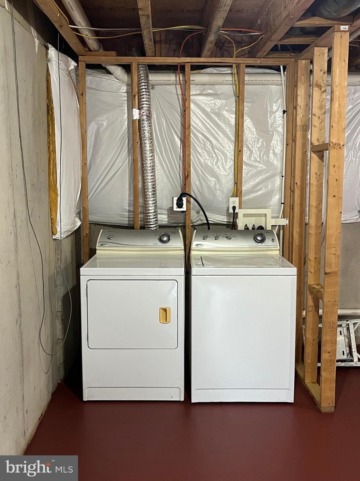 AMBER WOODS - Residential