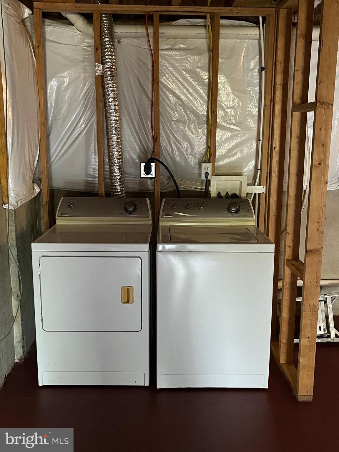 AMBER WOODS - Residential