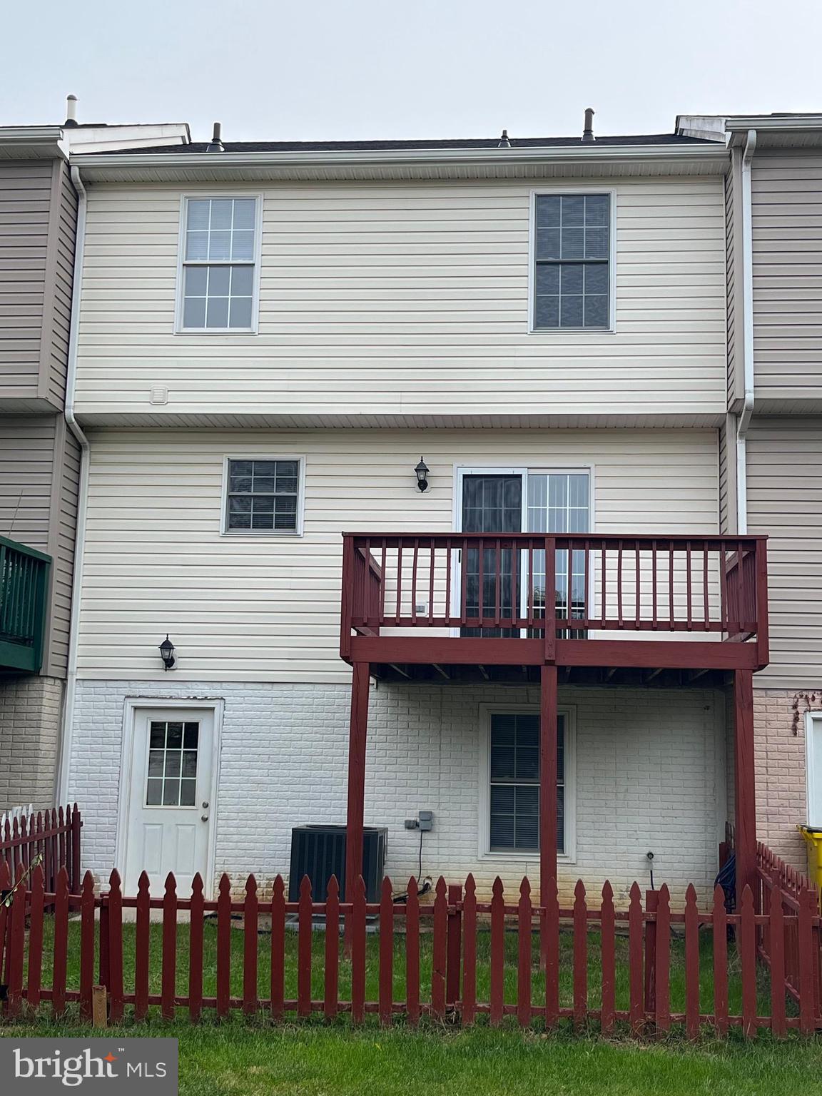 AMBER WOODS - Residential