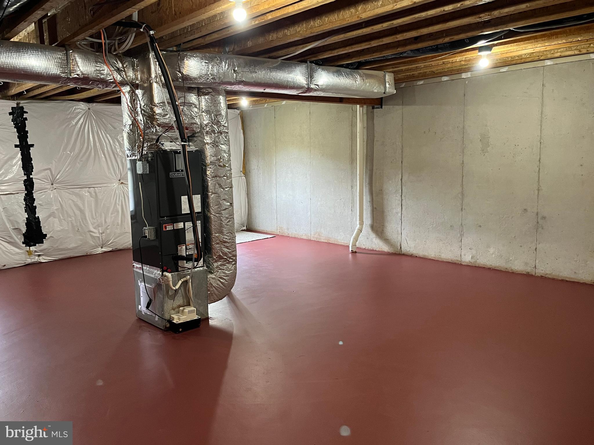 AMBER WOODS - Residential