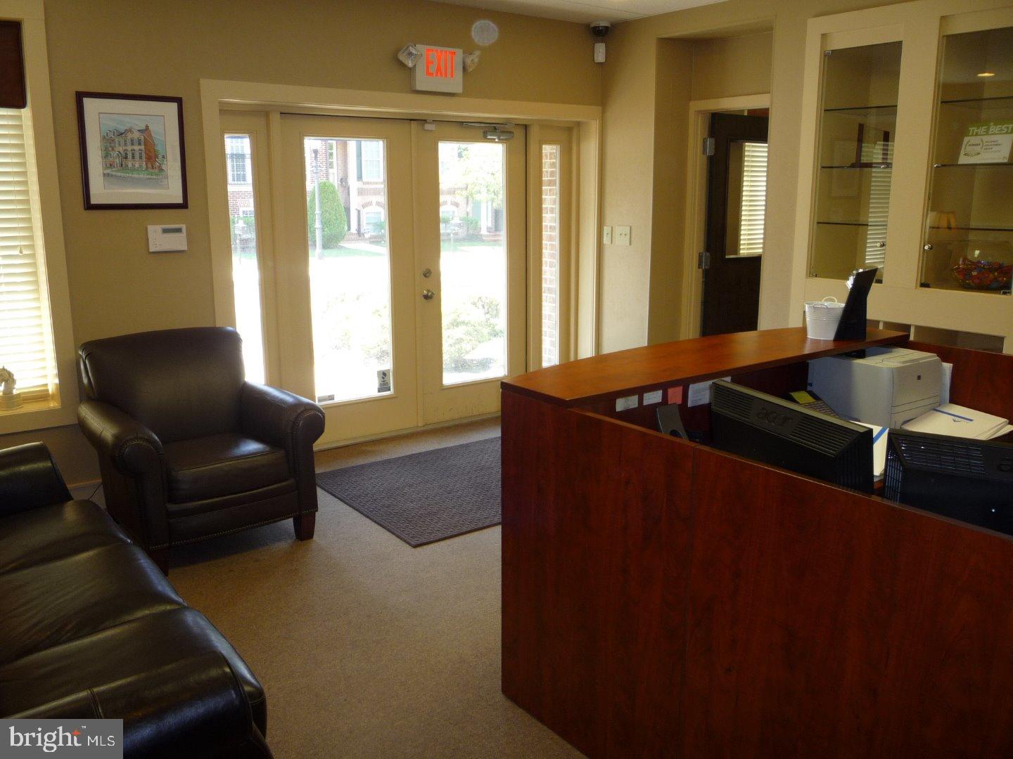 000 - Commercial Sale