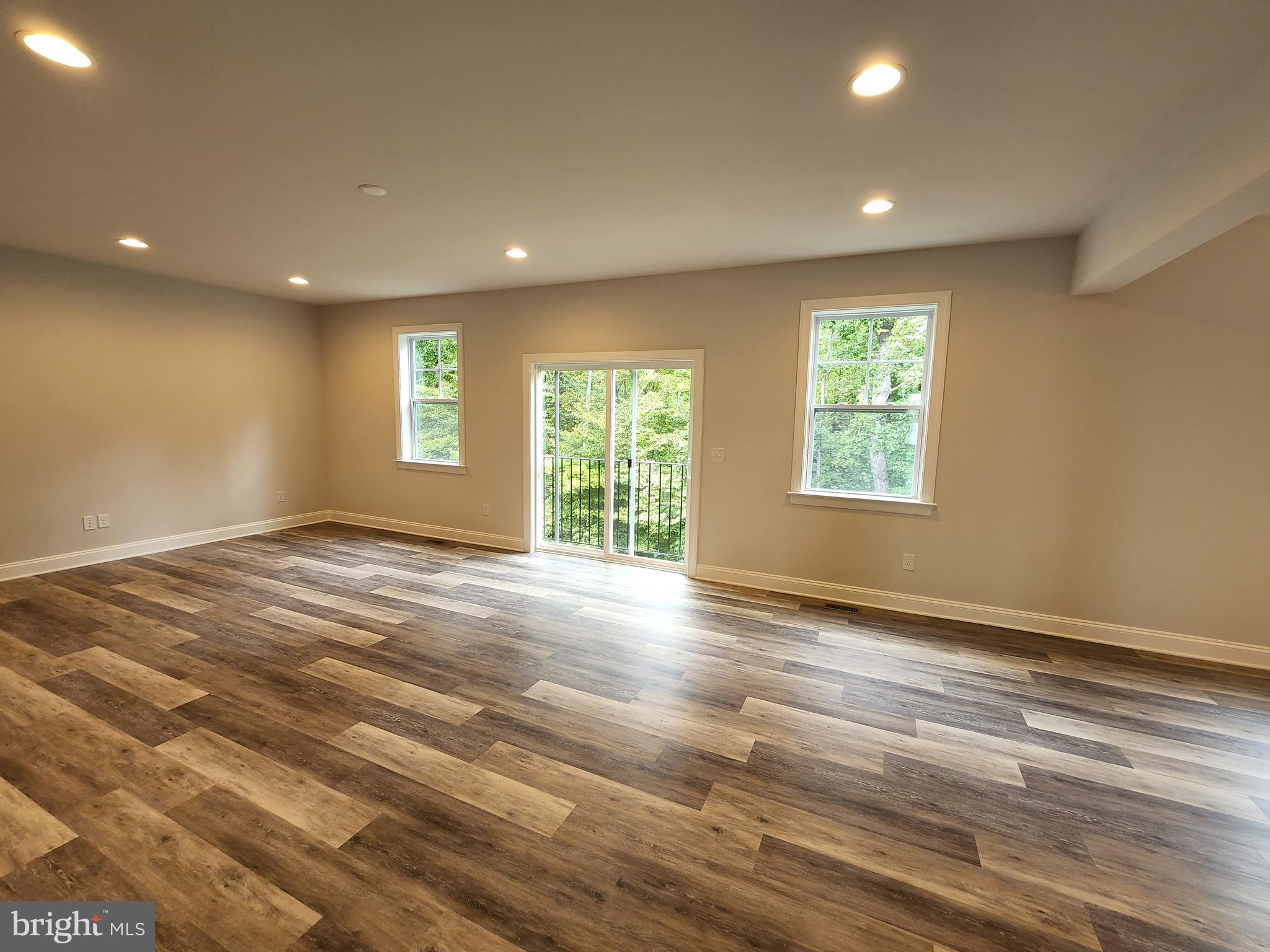 COPPER MILL ESTATES - Residential Lease