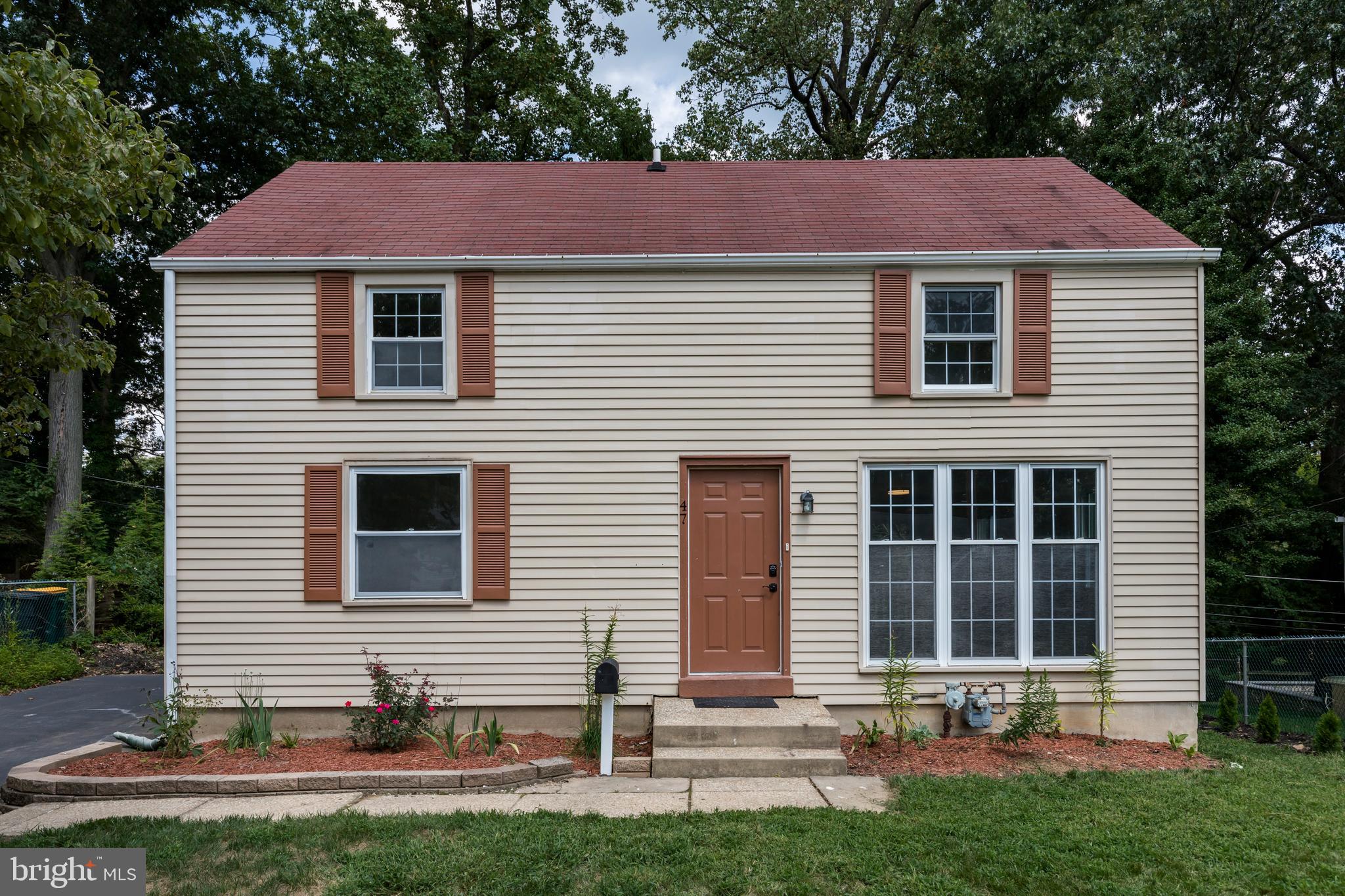 EASTTOWN WOODS - Residential Lease
