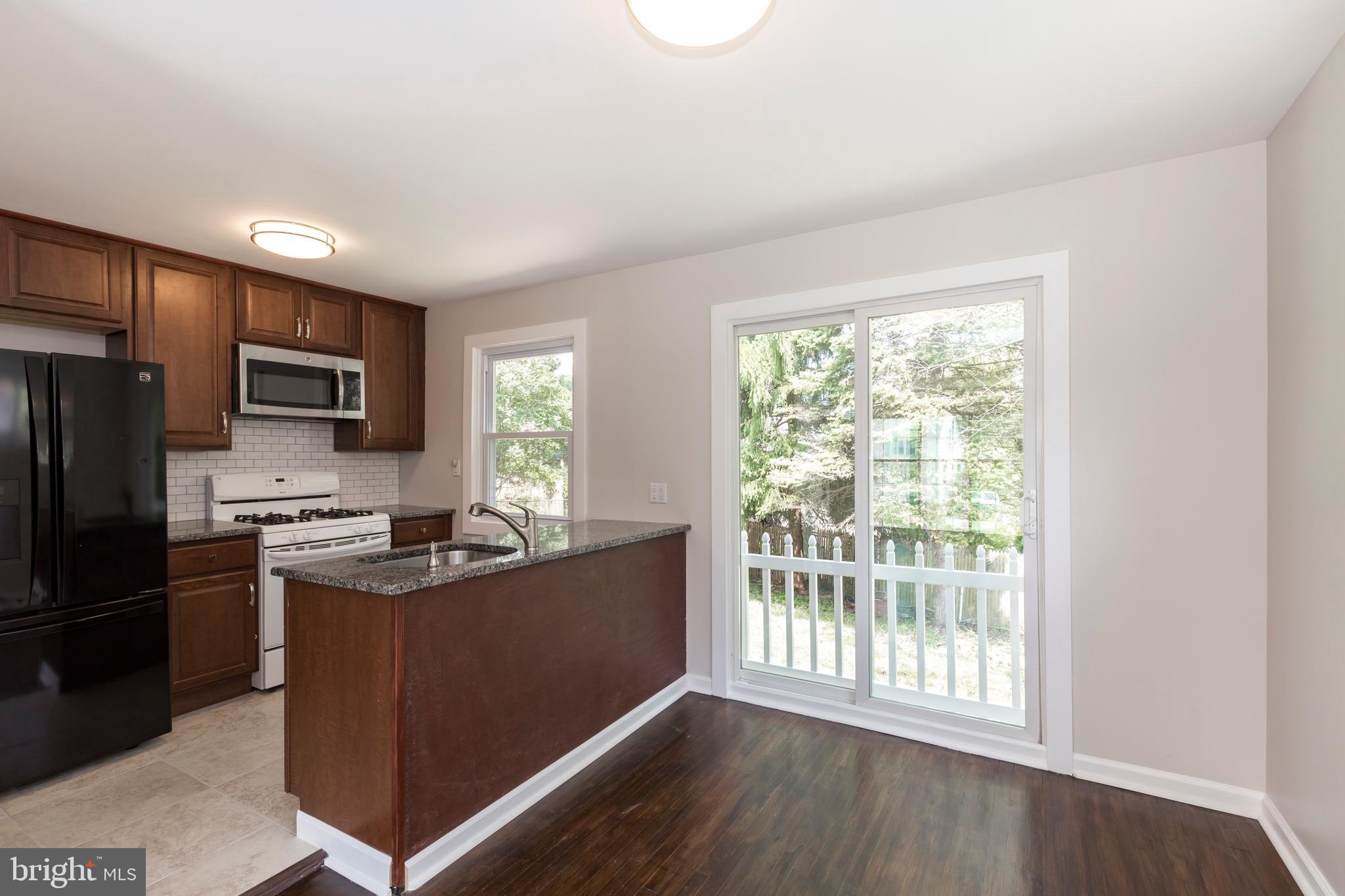 EASTTOWN WOODS - Residential Lease