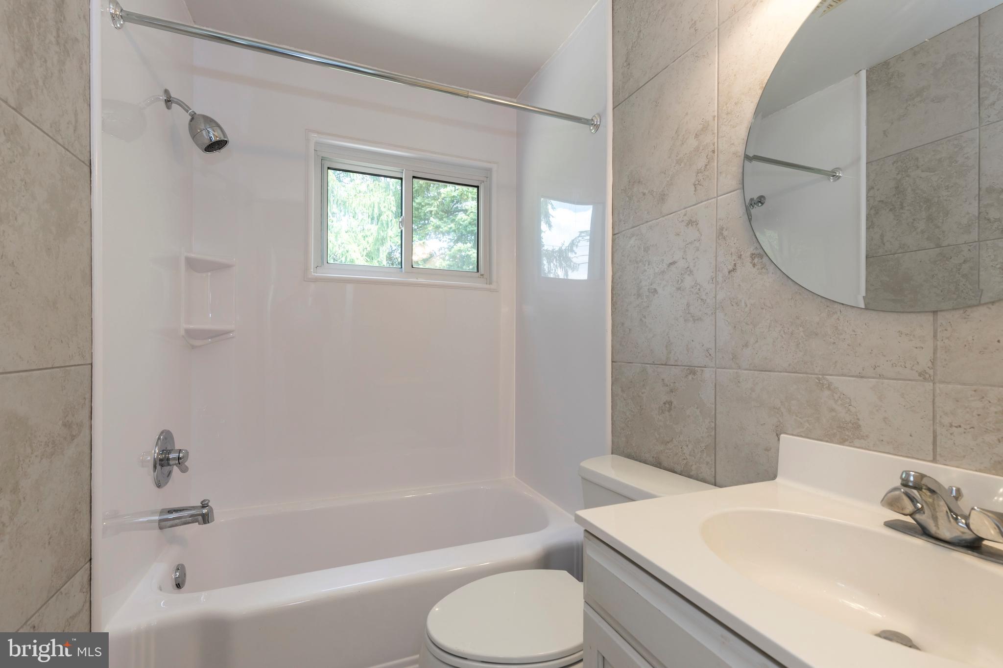 EASTTOWN WOODS - Residential Lease