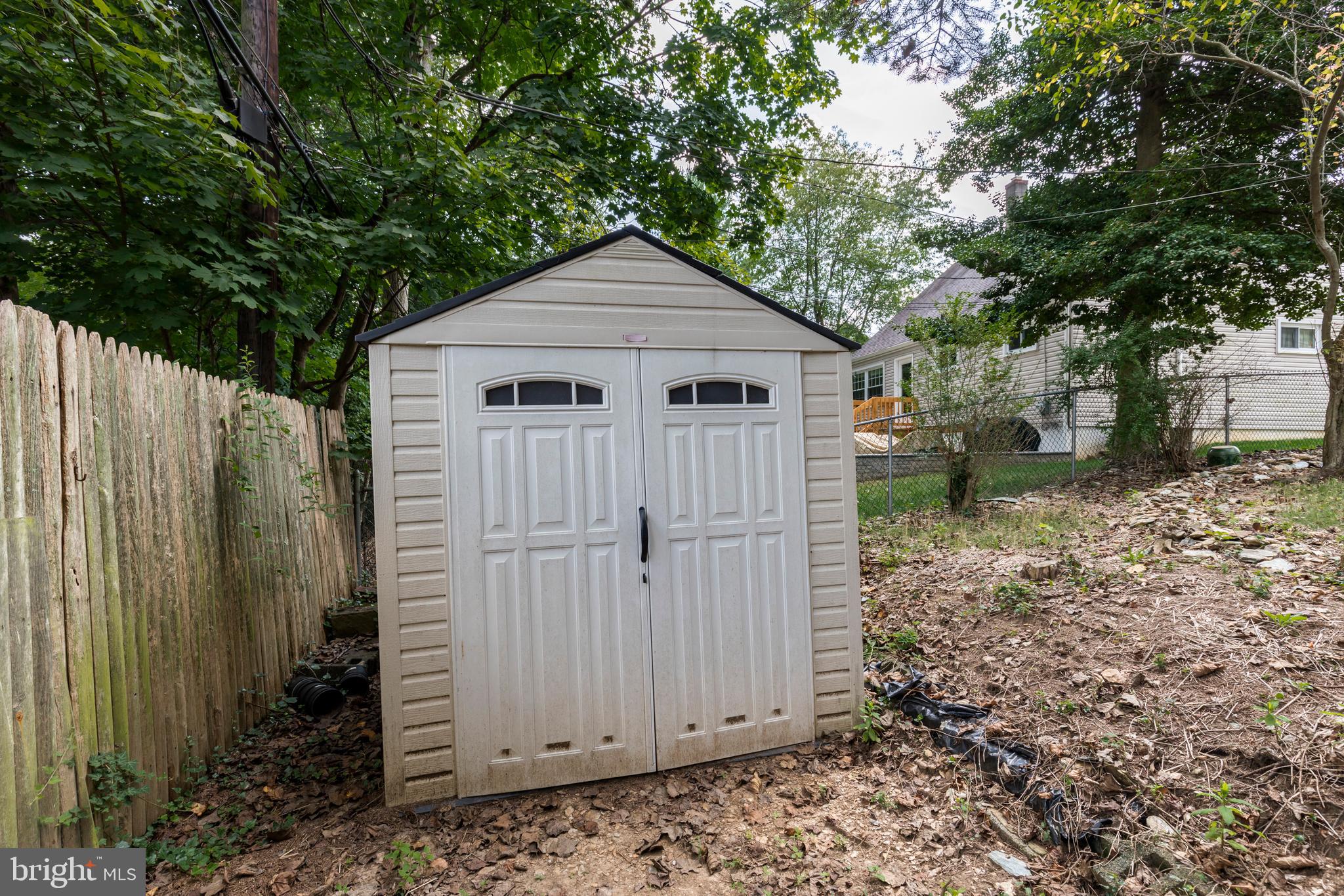 EASTTOWN WOODS - Residential Lease