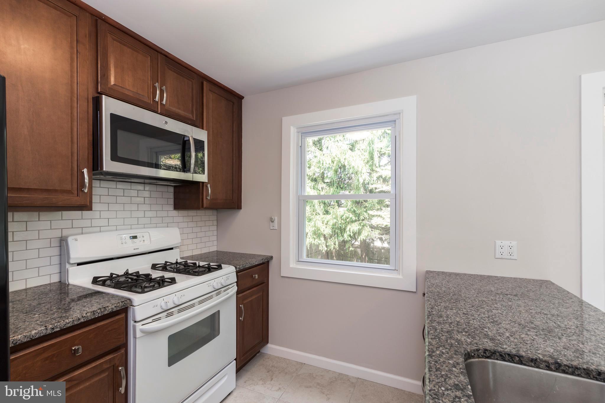 EASTTOWN WOODS - Residential Lease