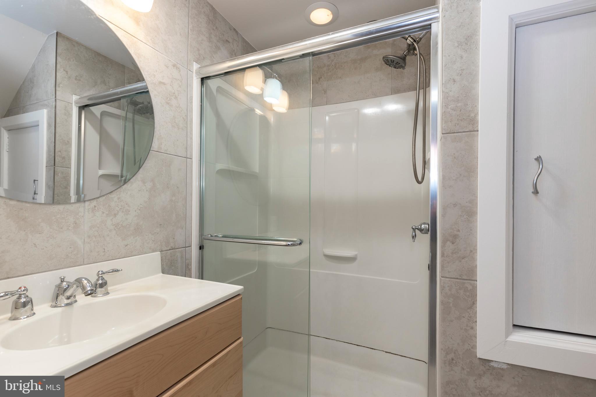 EASTTOWN WOODS - Residential Lease