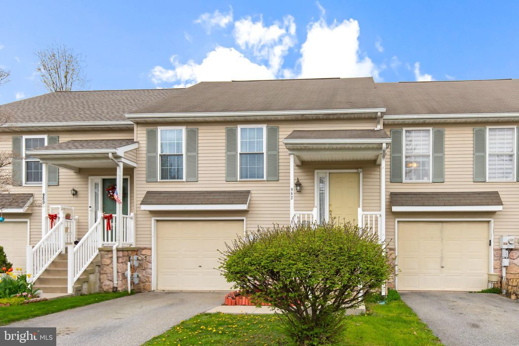 Photo of 982 Sterling Place, LANCASTER, PA 17603 (MLS # PALA2068360)