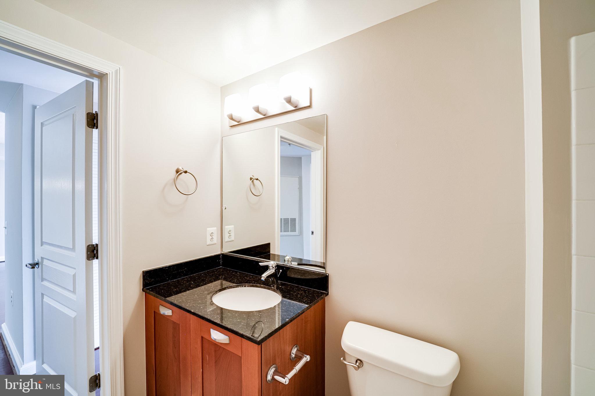 MIDTOWN ALEXANDRIA STATION CONDOMINIUM - Residential