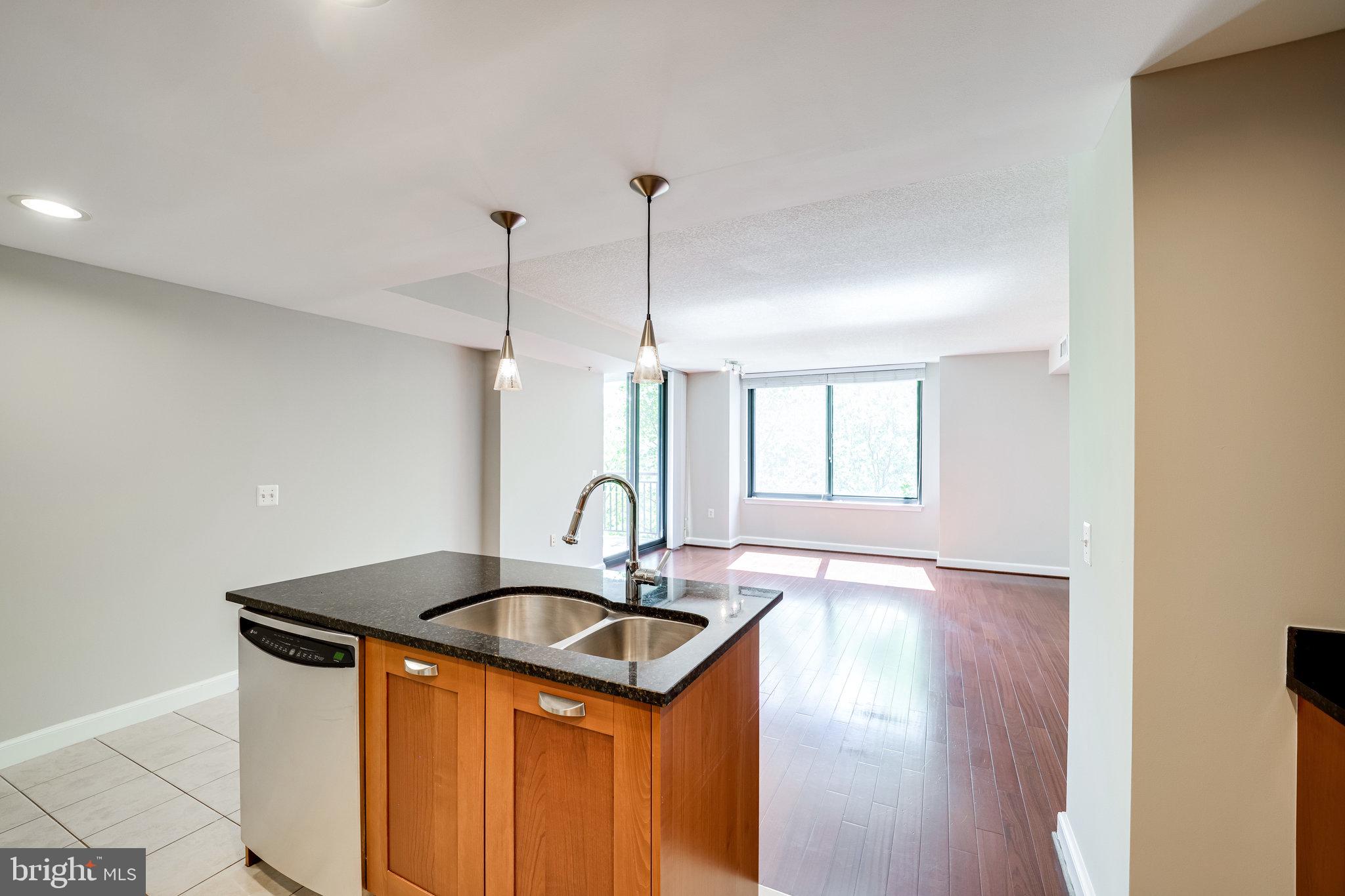 MIDTOWN ALEXANDRIA STATION CONDOMINIUM - Residential