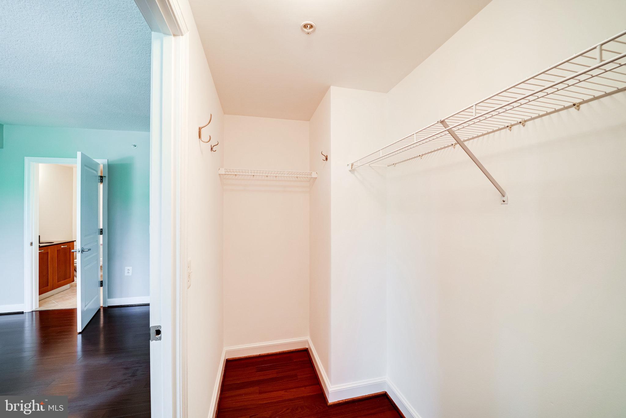 MIDTOWN ALEXANDRIA STATION CONDOMINIUM - Residential