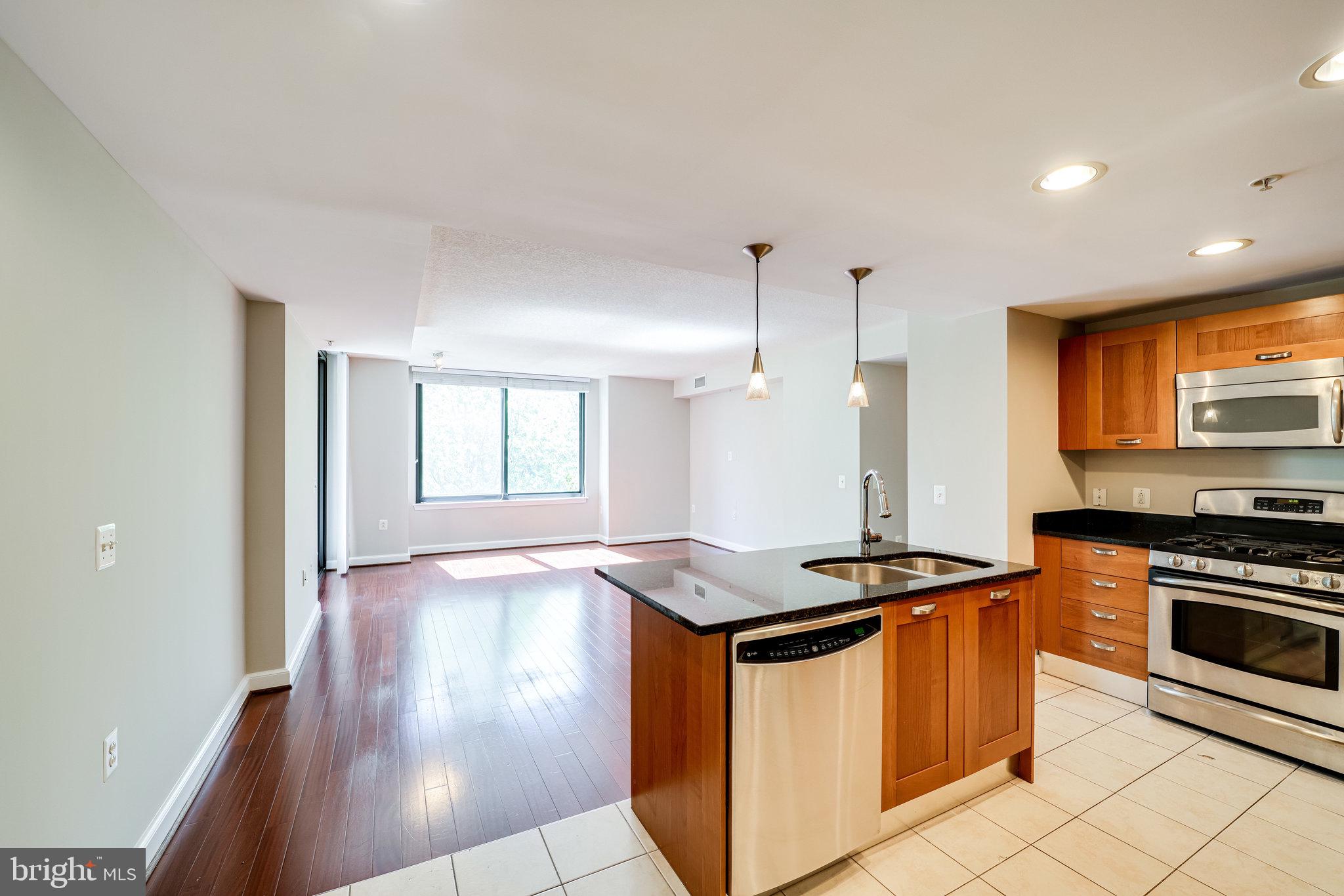 MIDTOWN ALEXANDRIA STATION CONDOMINIUM - Residential