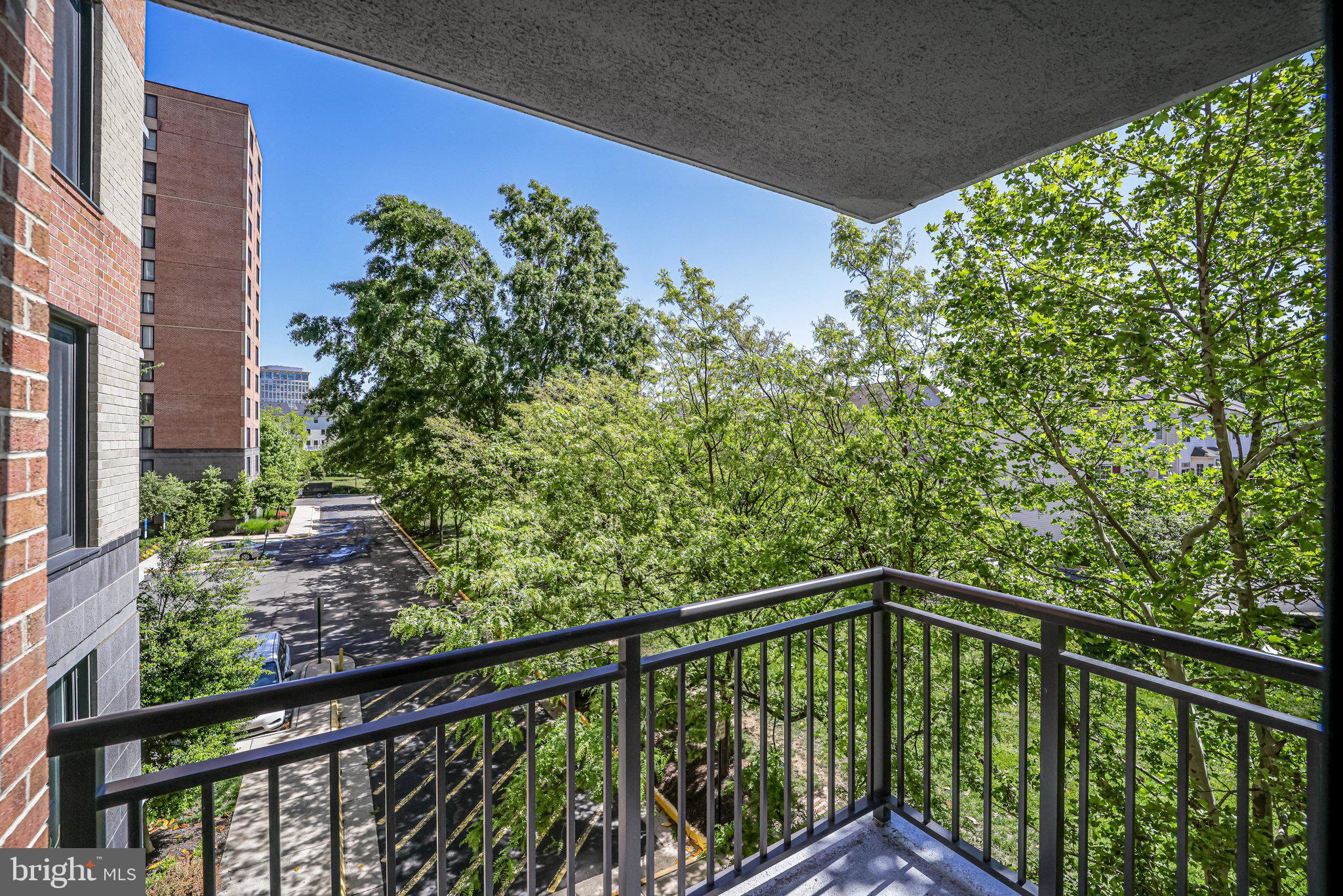 MIDTOWN ALEXANDRIA STATION CONDOMINIUM - Residential