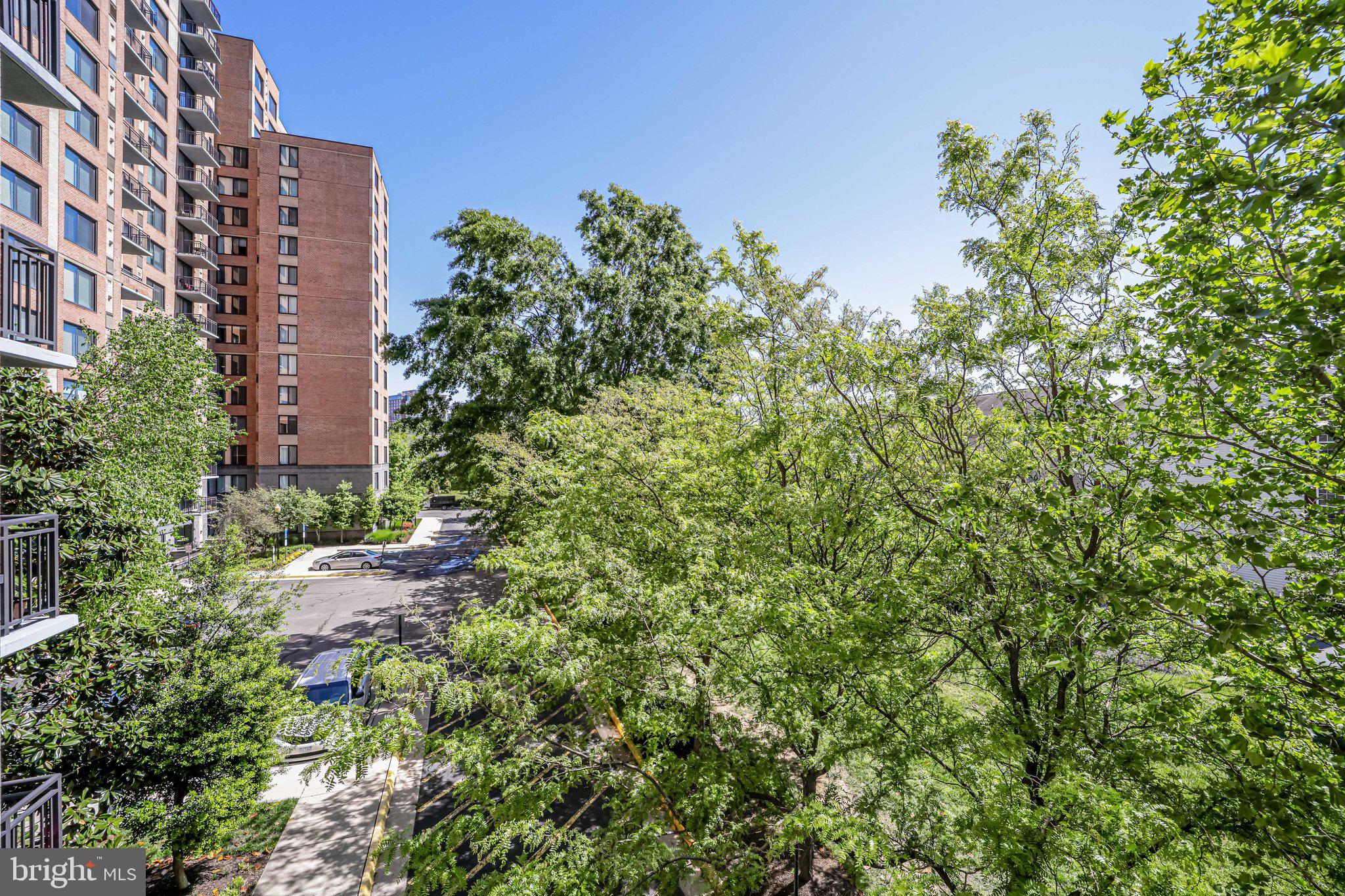 MIDTOWN ALEXANDRIA STATION CONDOMINIUM - Residential