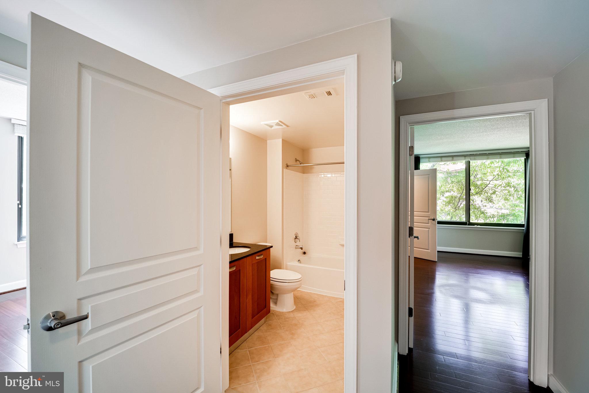 MIDTOWN ALEXANDRIA STATION CONDOMINIUM - Residential