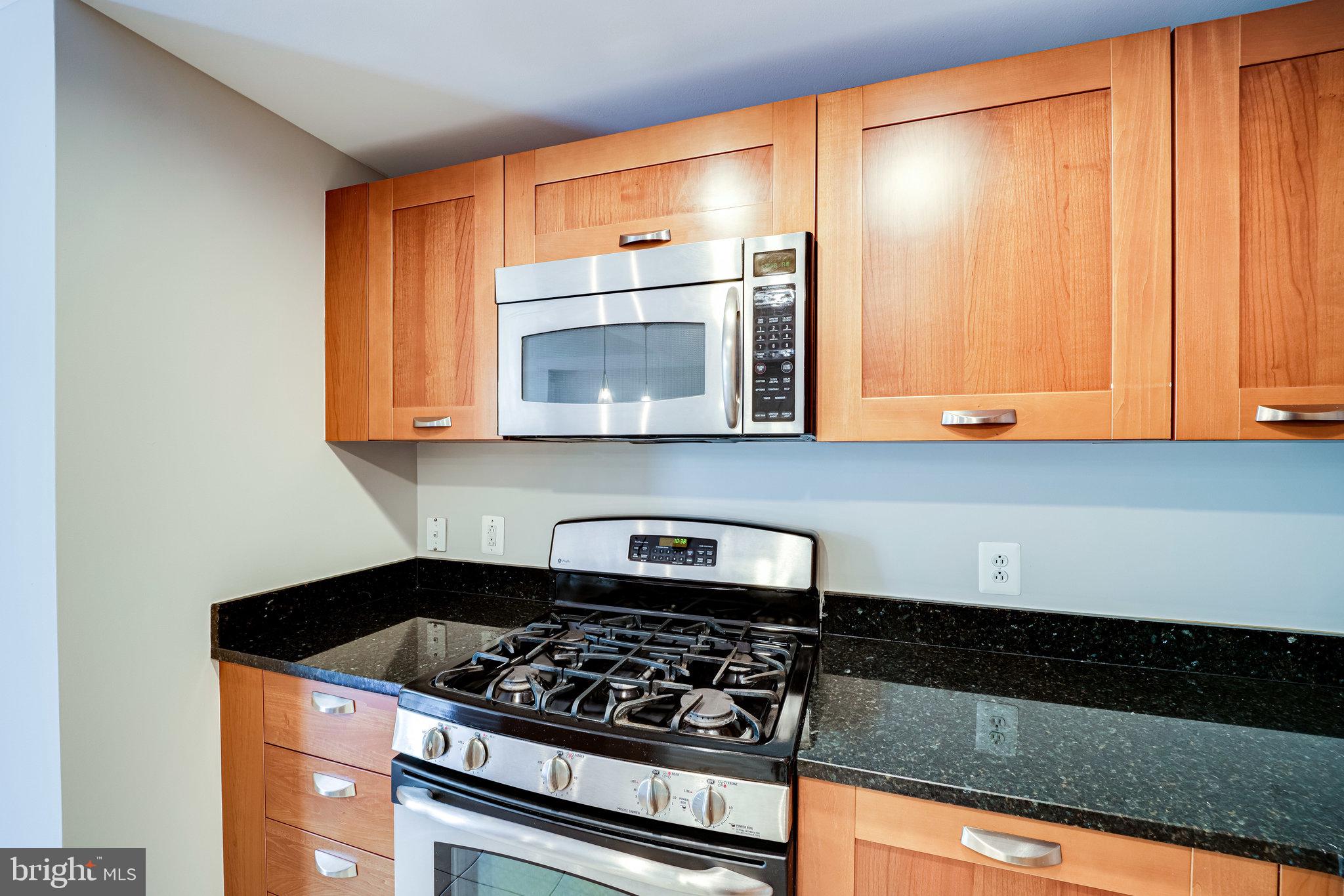 MIDTOWN ALEXANDRIA STATION CONDOMINIUM - Residential