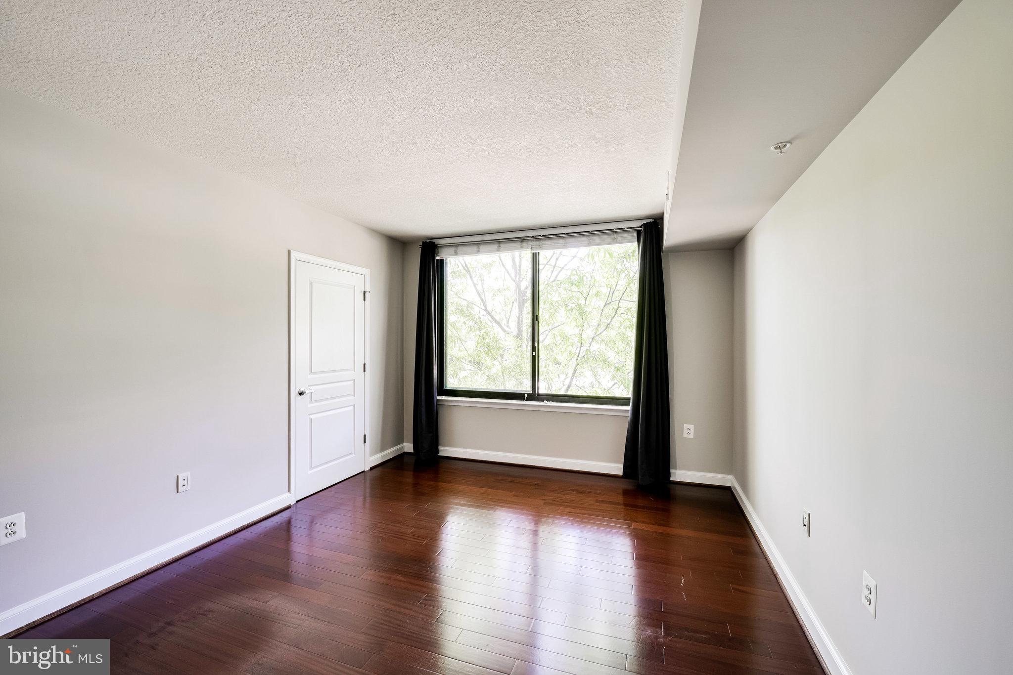 MIDTOWN ALEXANDRIA STATION CONDOMINIUM - Residential