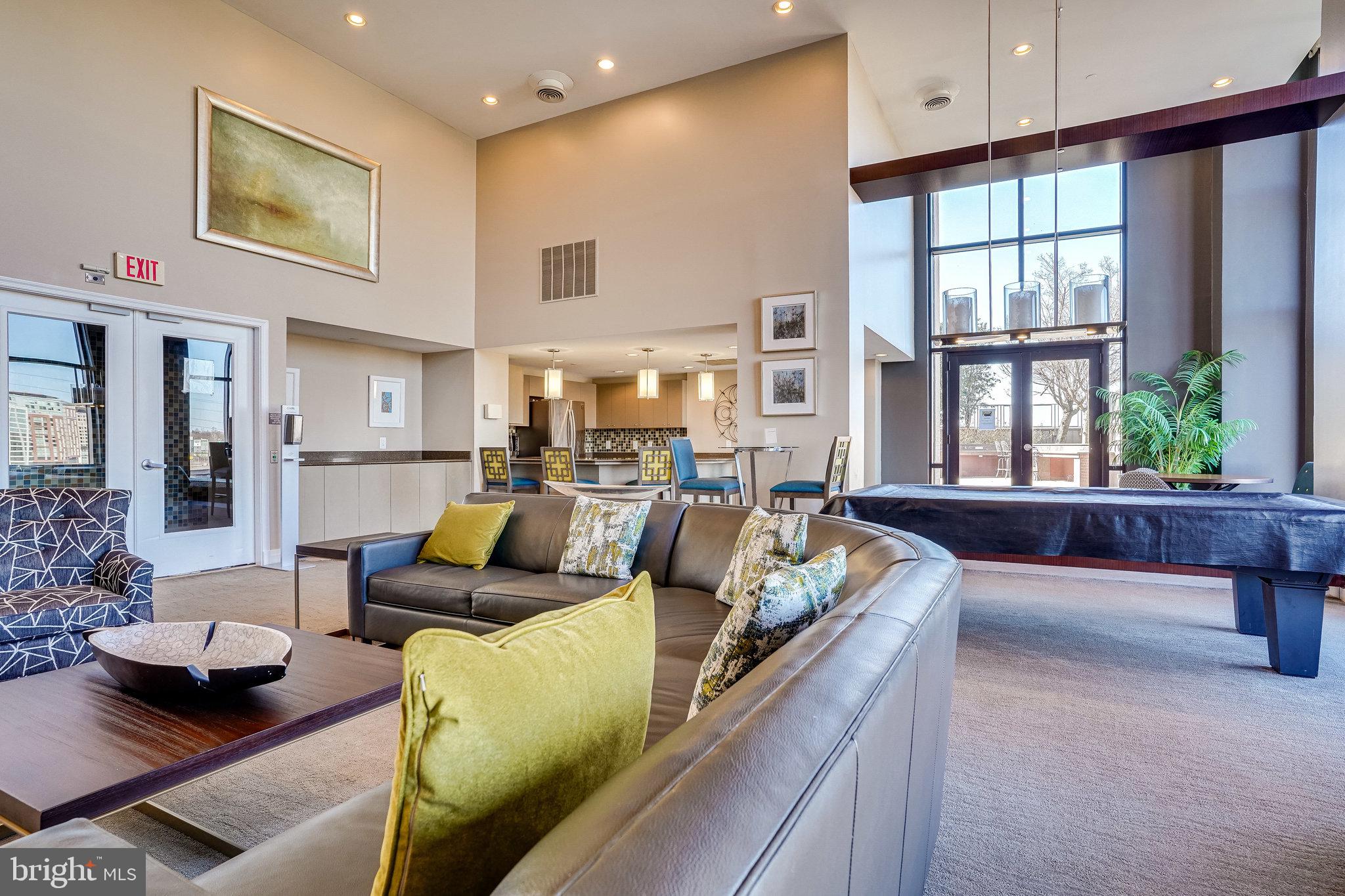 MIDTOWN ALEXANDRIA STATION CONDOMINIUM - Residential