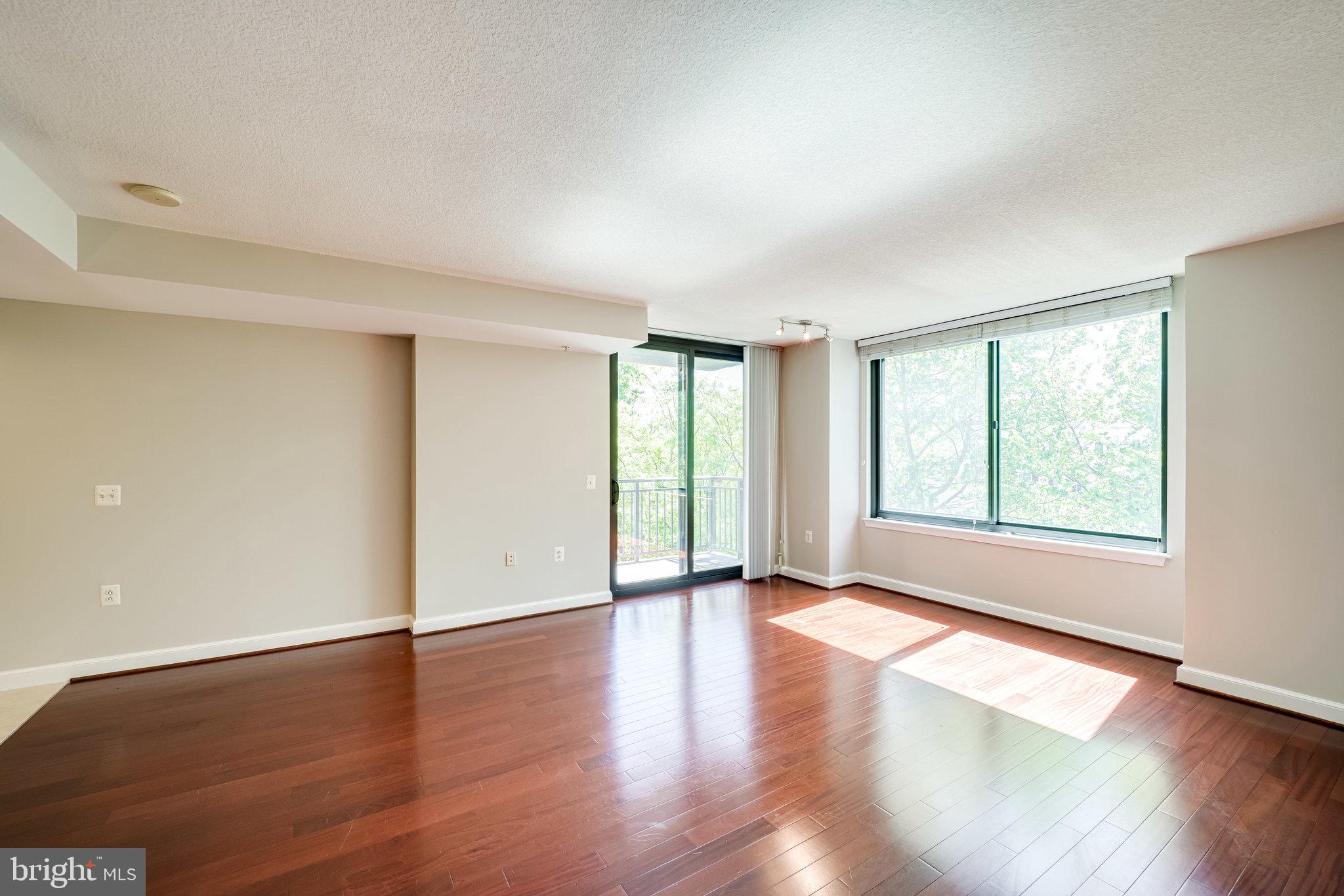 MIDTOWN ALEXANDRIA STATION CONDOMINIUM - Residential