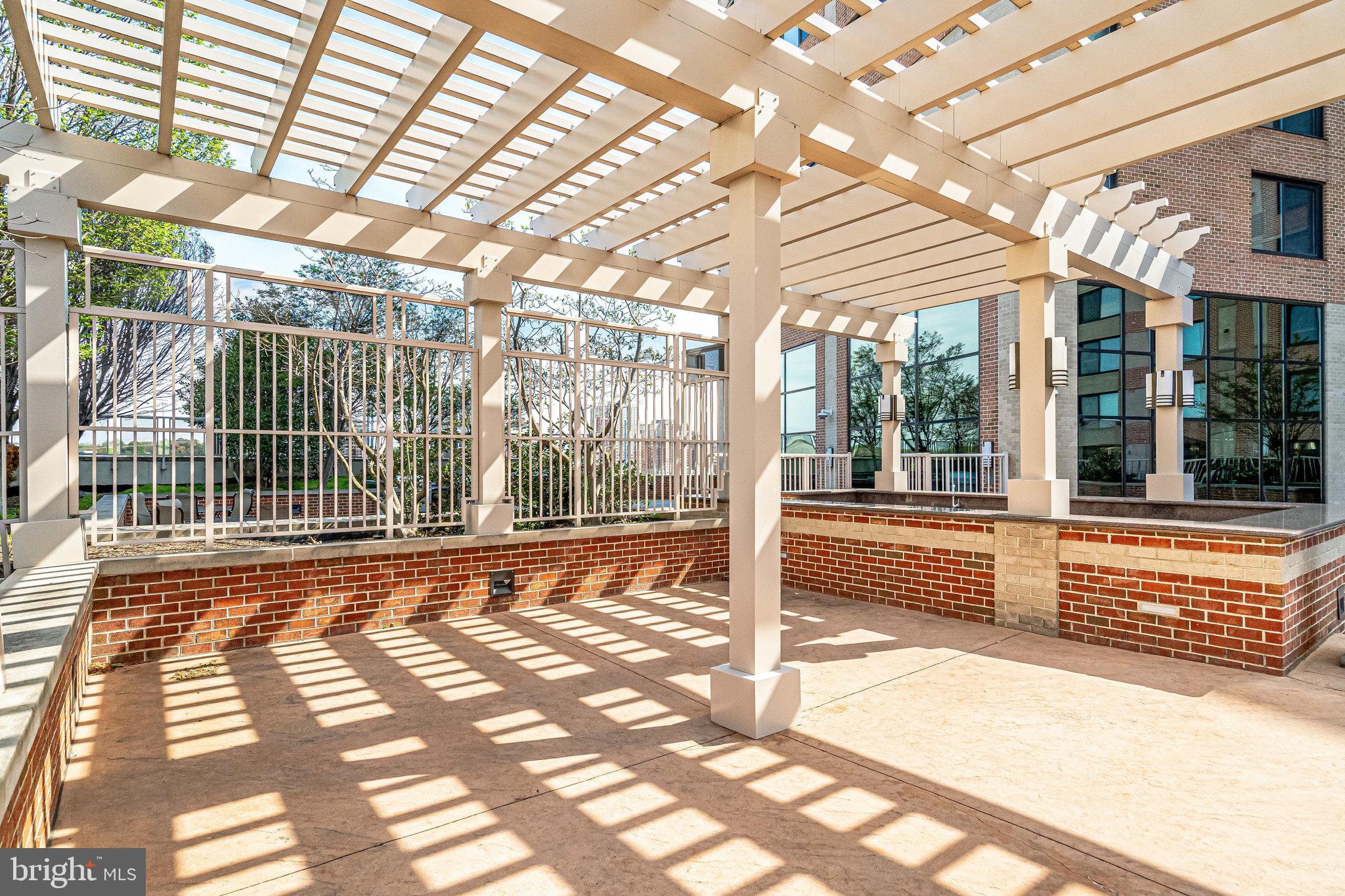 MIDTOWN ALEXANDRIA STATION CONDOMINIUM - Residential