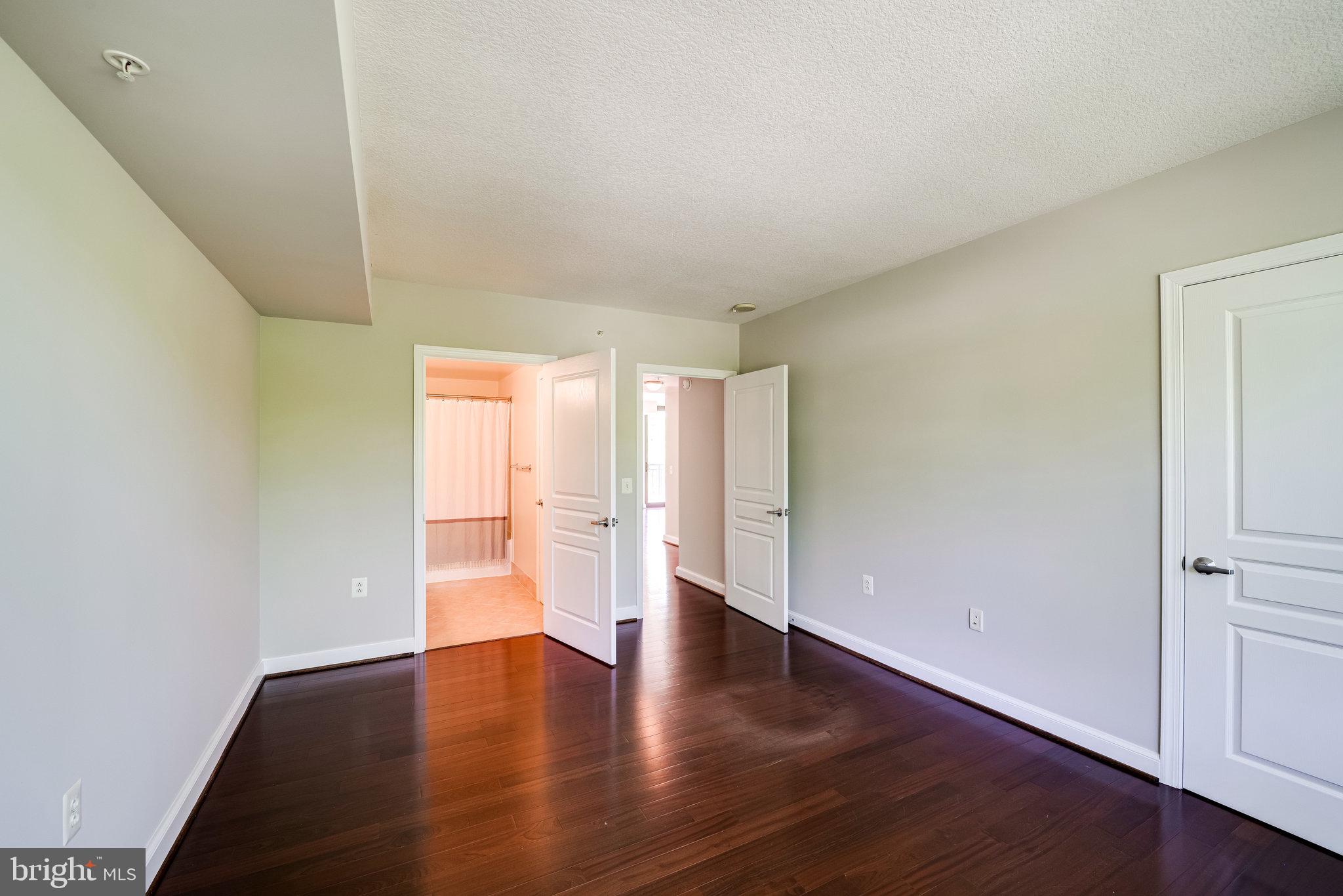 MIDTOWN ALEXANDRIA STATION CONDOMINIUM - Residential